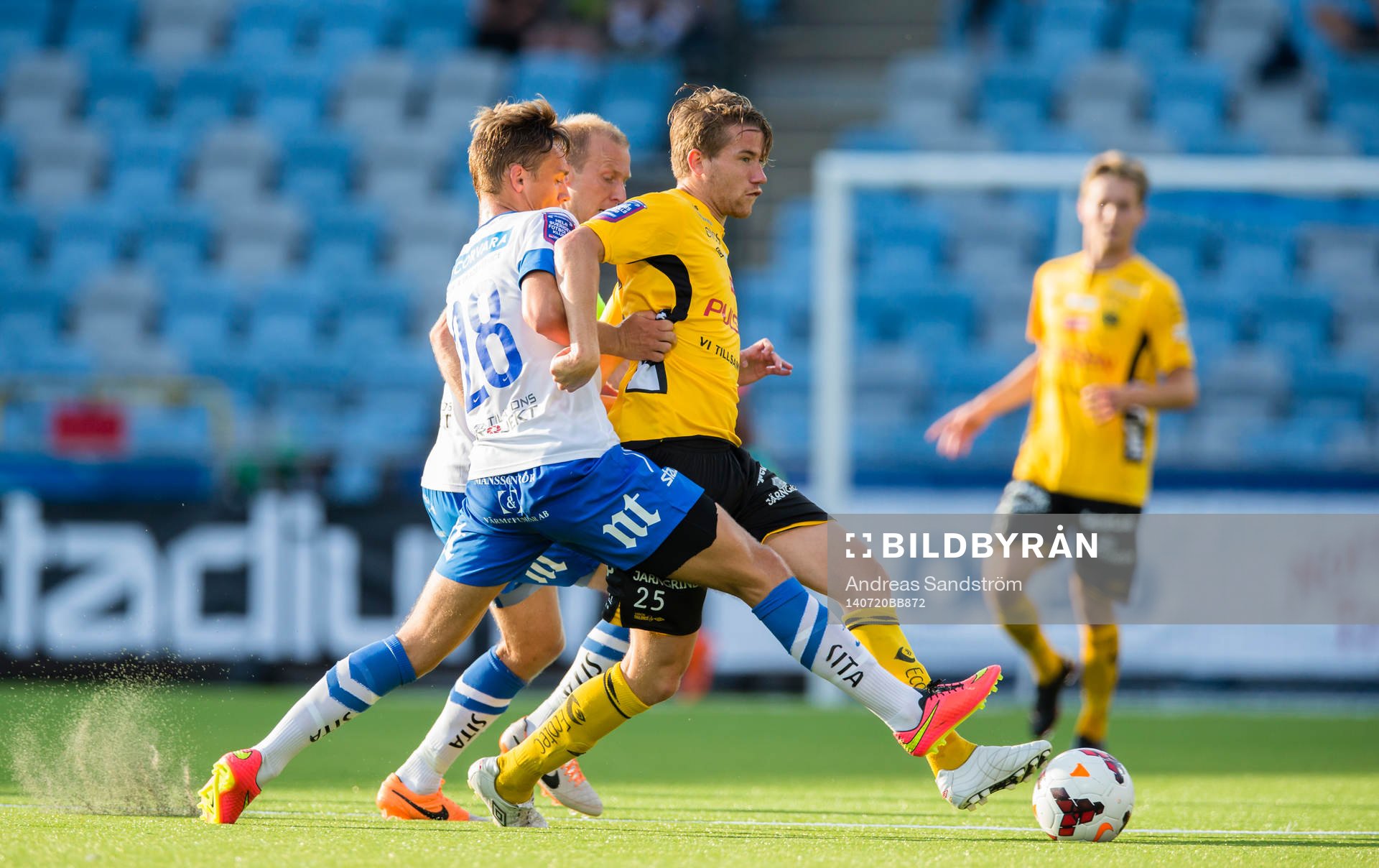 Elfsborgs Marcus Rohdén jagas av Norrköpings Linus
