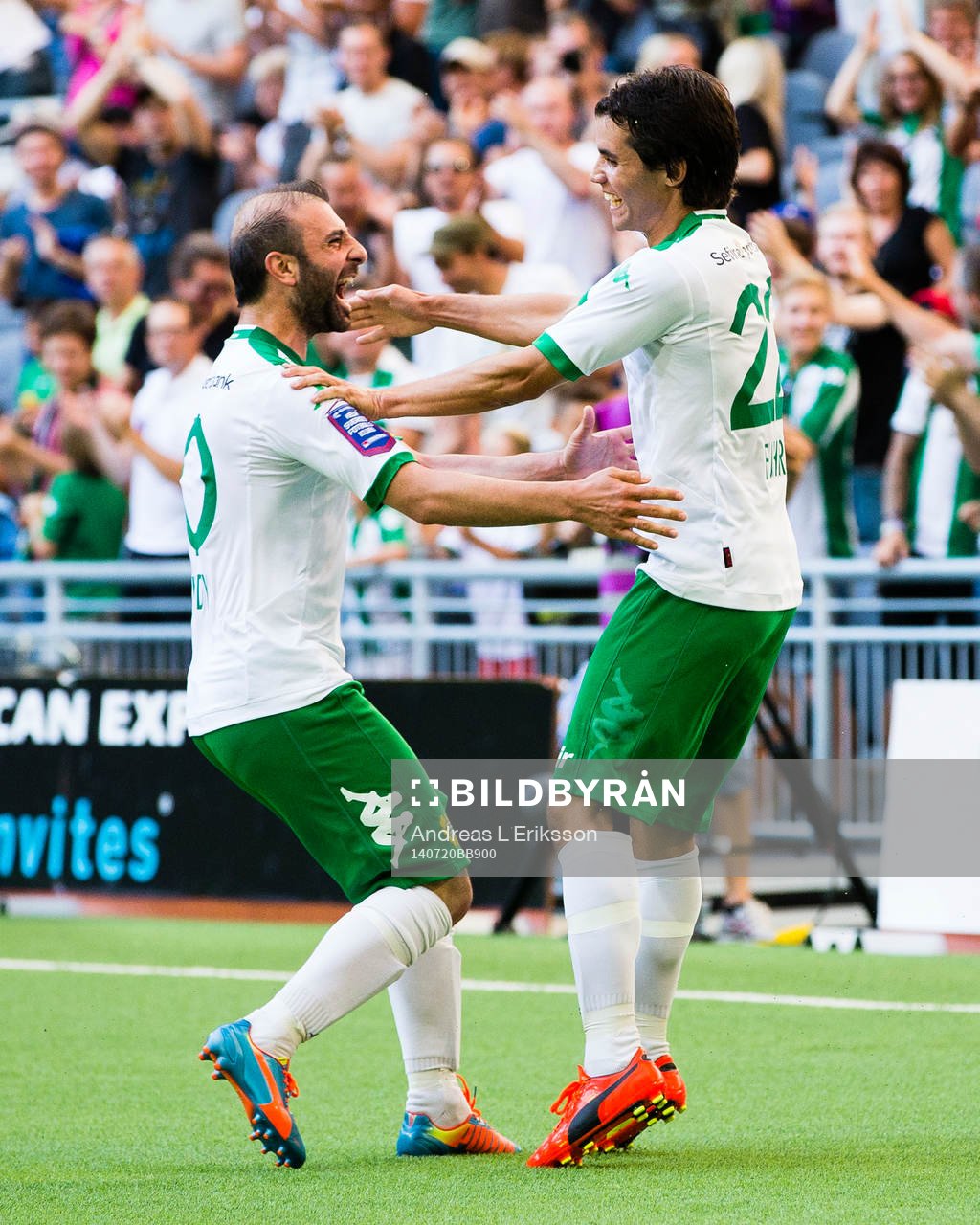 Hammarbys Lars Fuhre (h) jublar