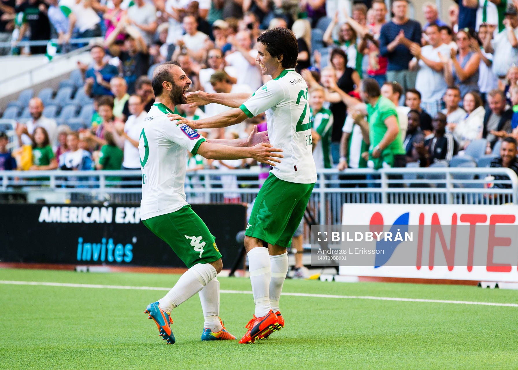 Hammarbys Lars Fuhre (h) jublar