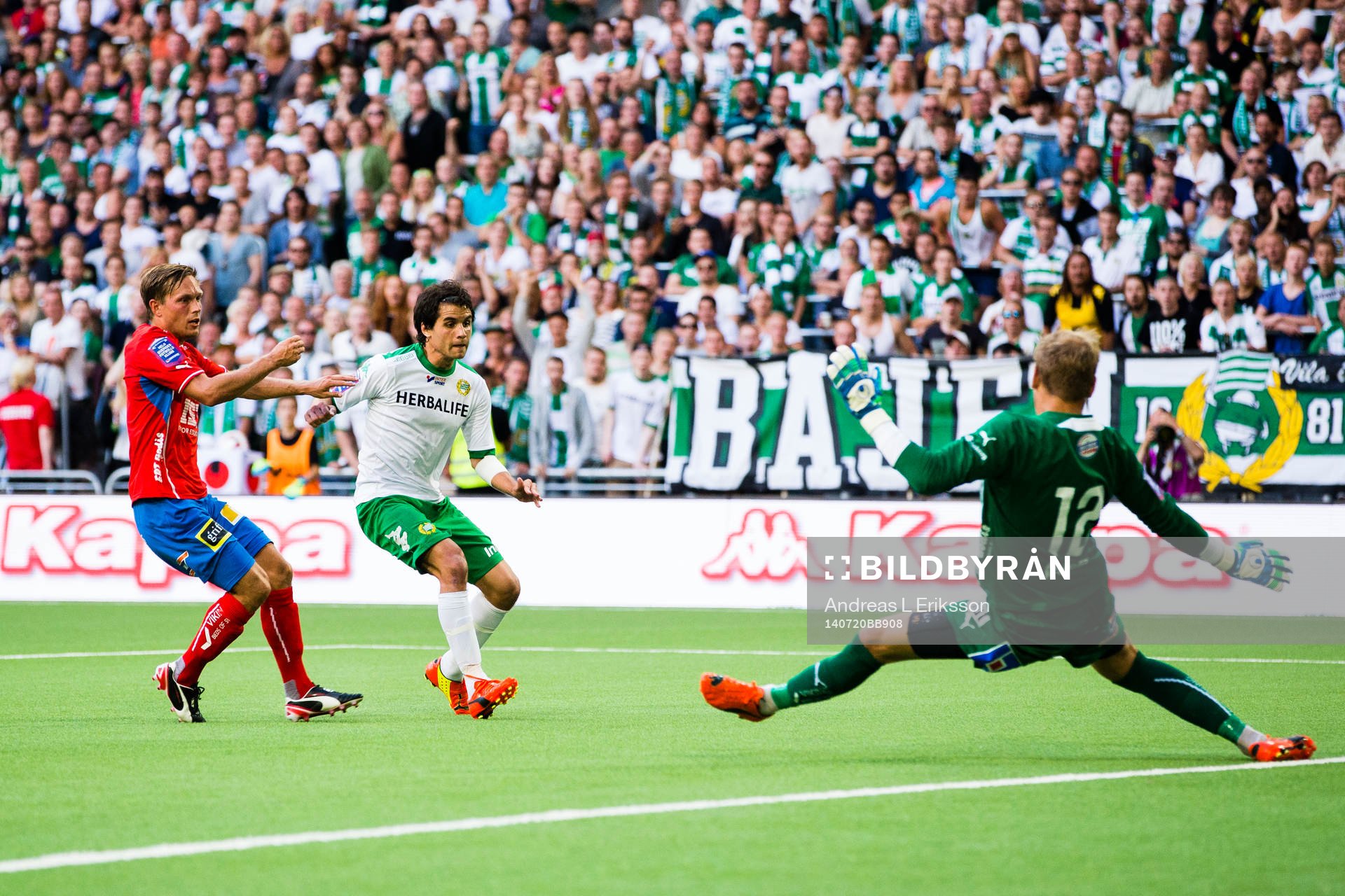 Hammarbys Lars Fuhre gör 3-0 för Hammarby bakom Östers