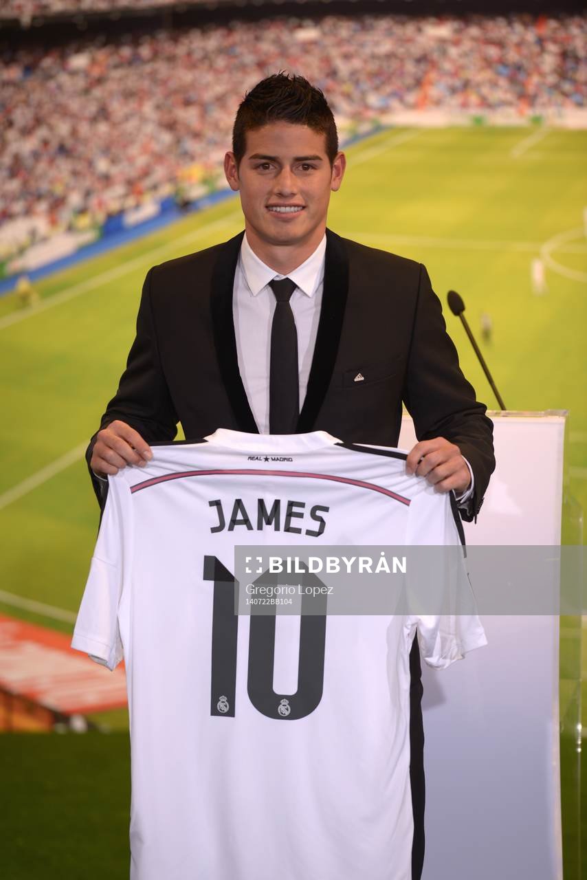 JAMES RODRIGUEZ Presentation at Real Madrid.Santiago