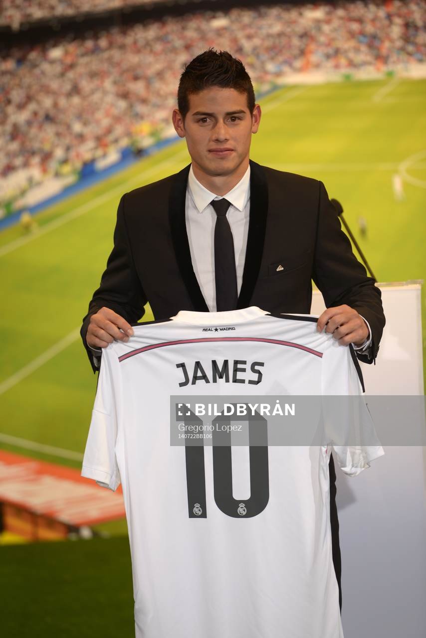 JAMES RODRIGUEZ Presentation at Real Madrid.Santiago
