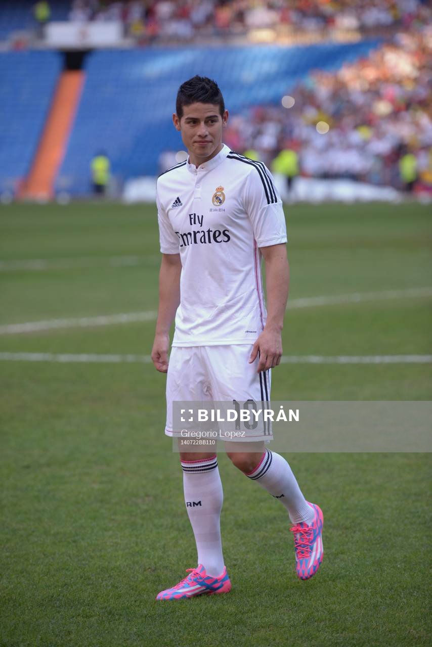 JAMES RODRIGUEZ Presentation at Real Madrid.Santiago