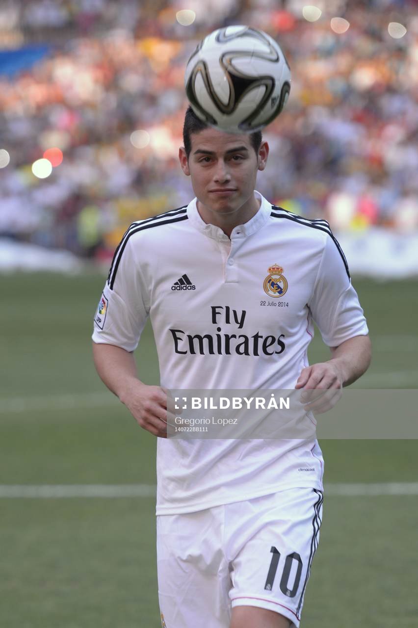 JAMES RODRIGUEZ Presentation at Real Madrid.Santiago