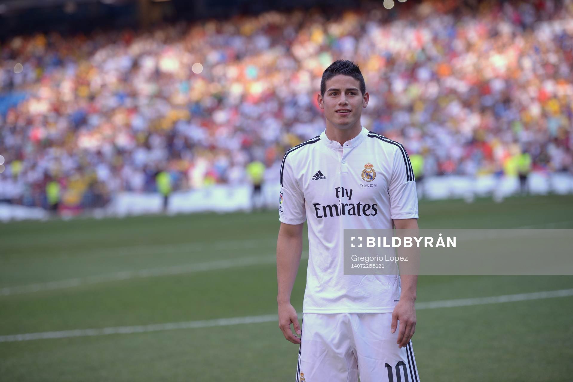 JAMES RODRIGUEZ Presentation at Real Madrid.Santiago
