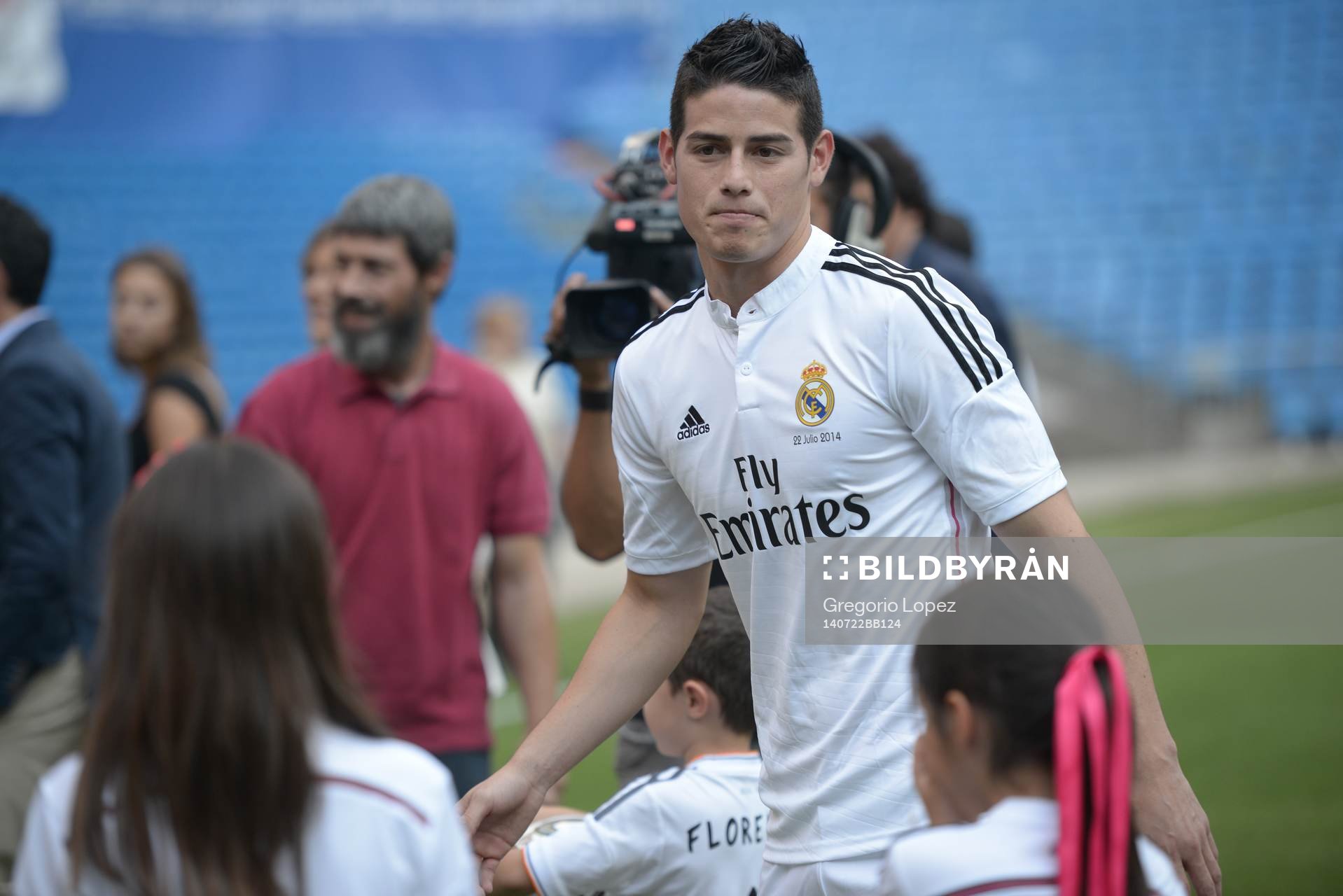 JAMES RODRIGUEZ Presentation at Real Madrid.Santiago