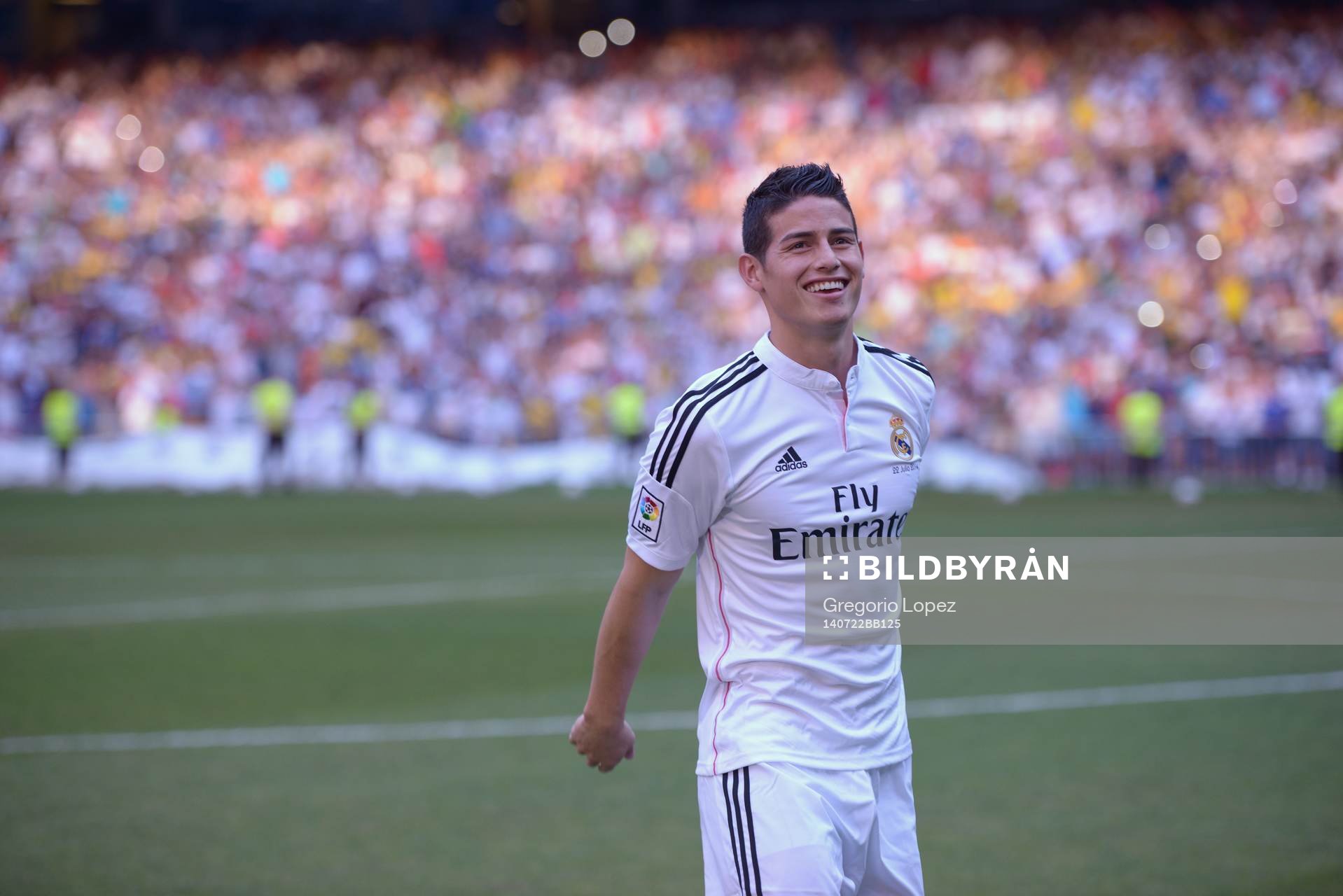 JAMES RODRIGUEZ Presentation at Real Madrid.Santiago