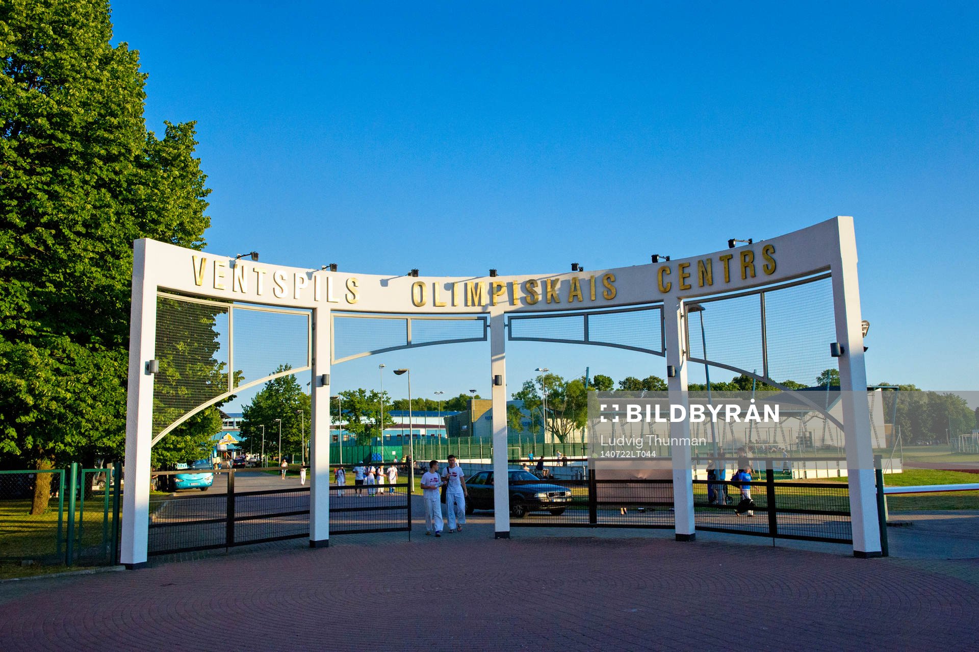 Exteriör idrottsparken Ventspils Olimpiskais Centrs där