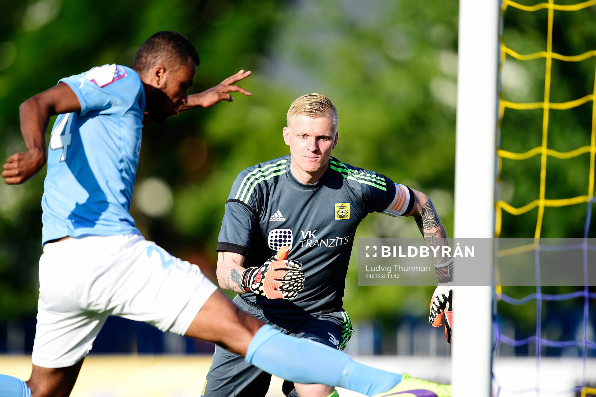 Malmö FFs Isaac Kiese Thelin gör 0-1 bakom Ventspils
