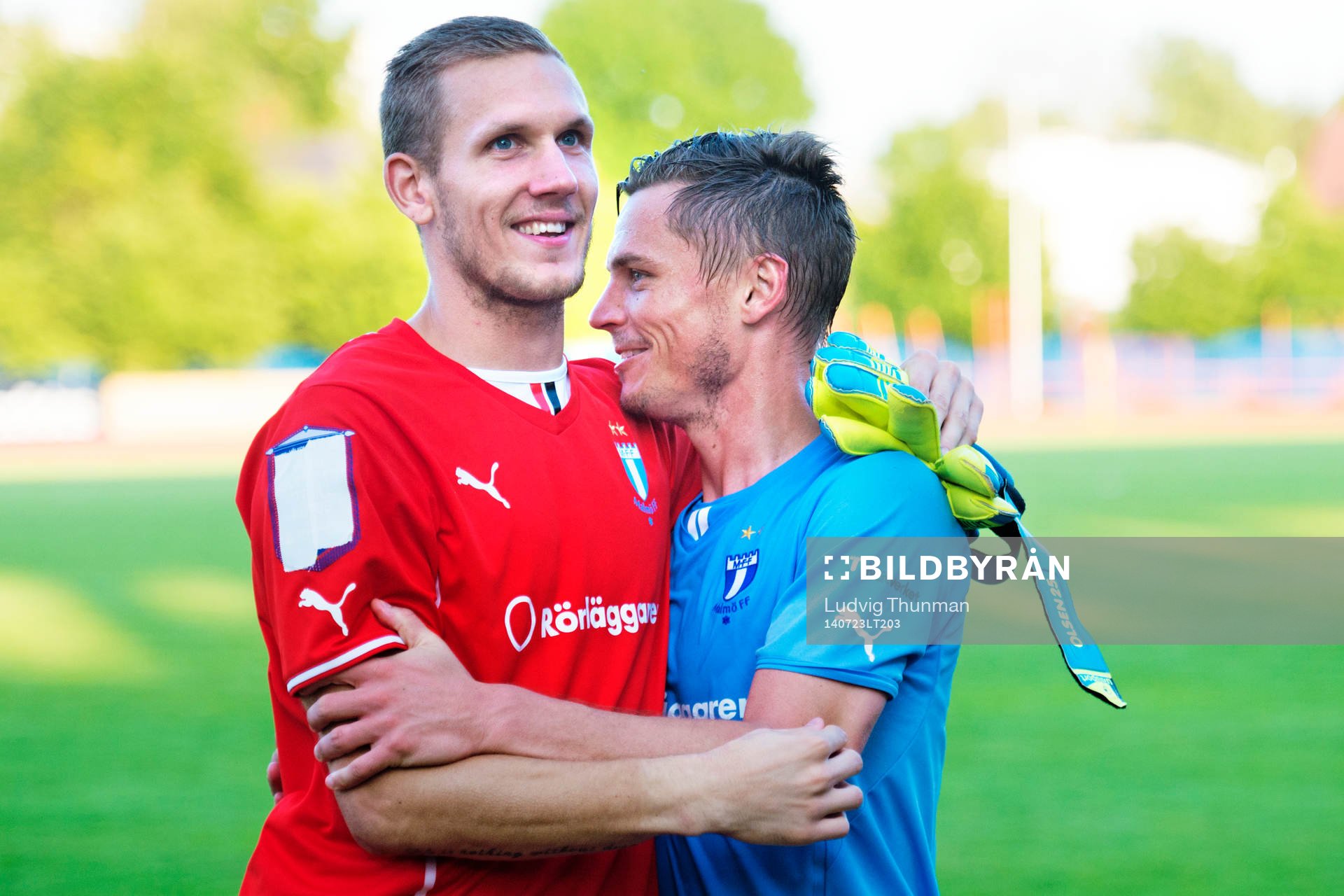 Malmö FFs jublar och kramar om Markus Rosenberg