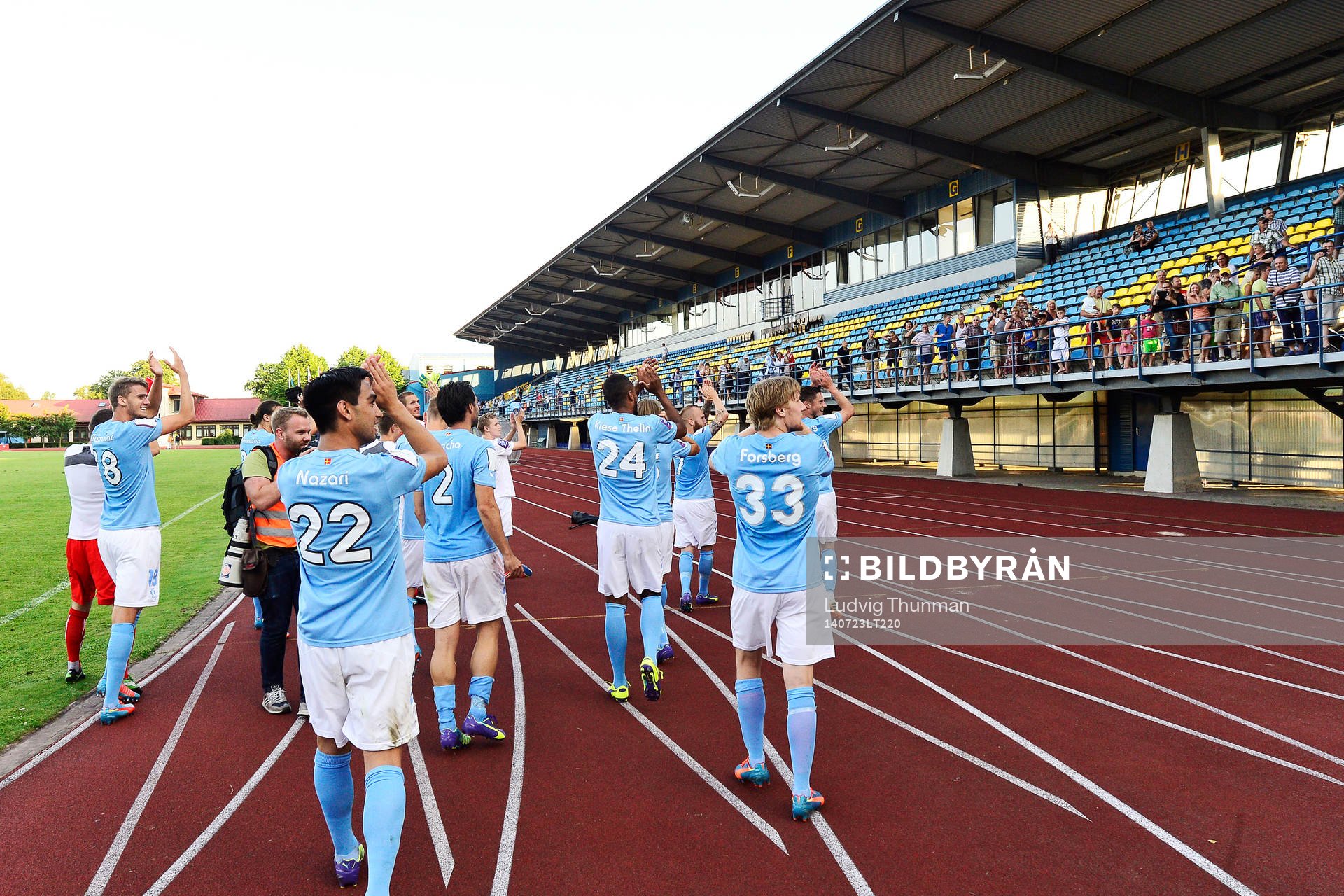 Malmö FFs spelare jublar med publiken