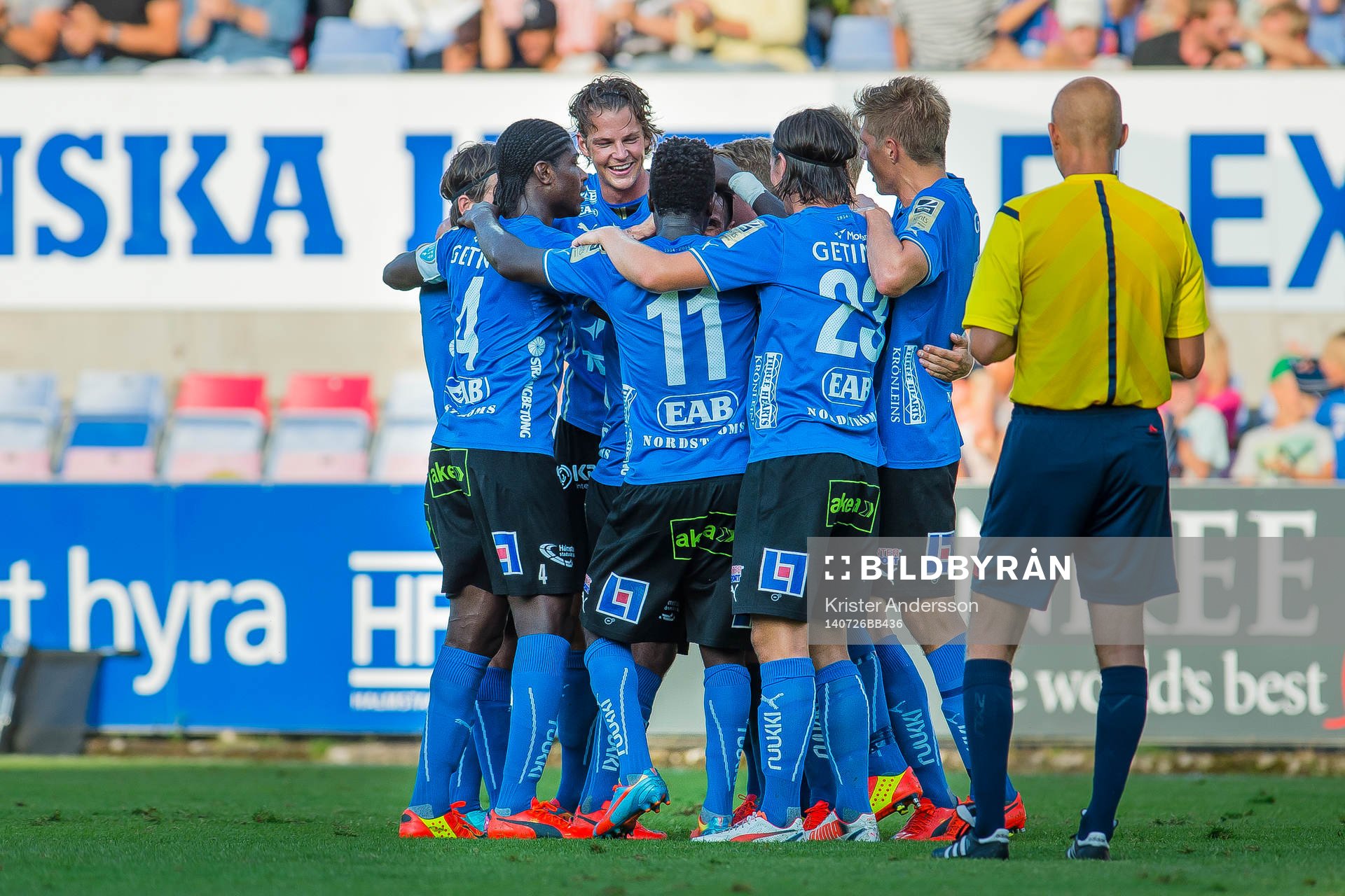 Halmstads Antonio Rojas har gjort 2-0 och jublar