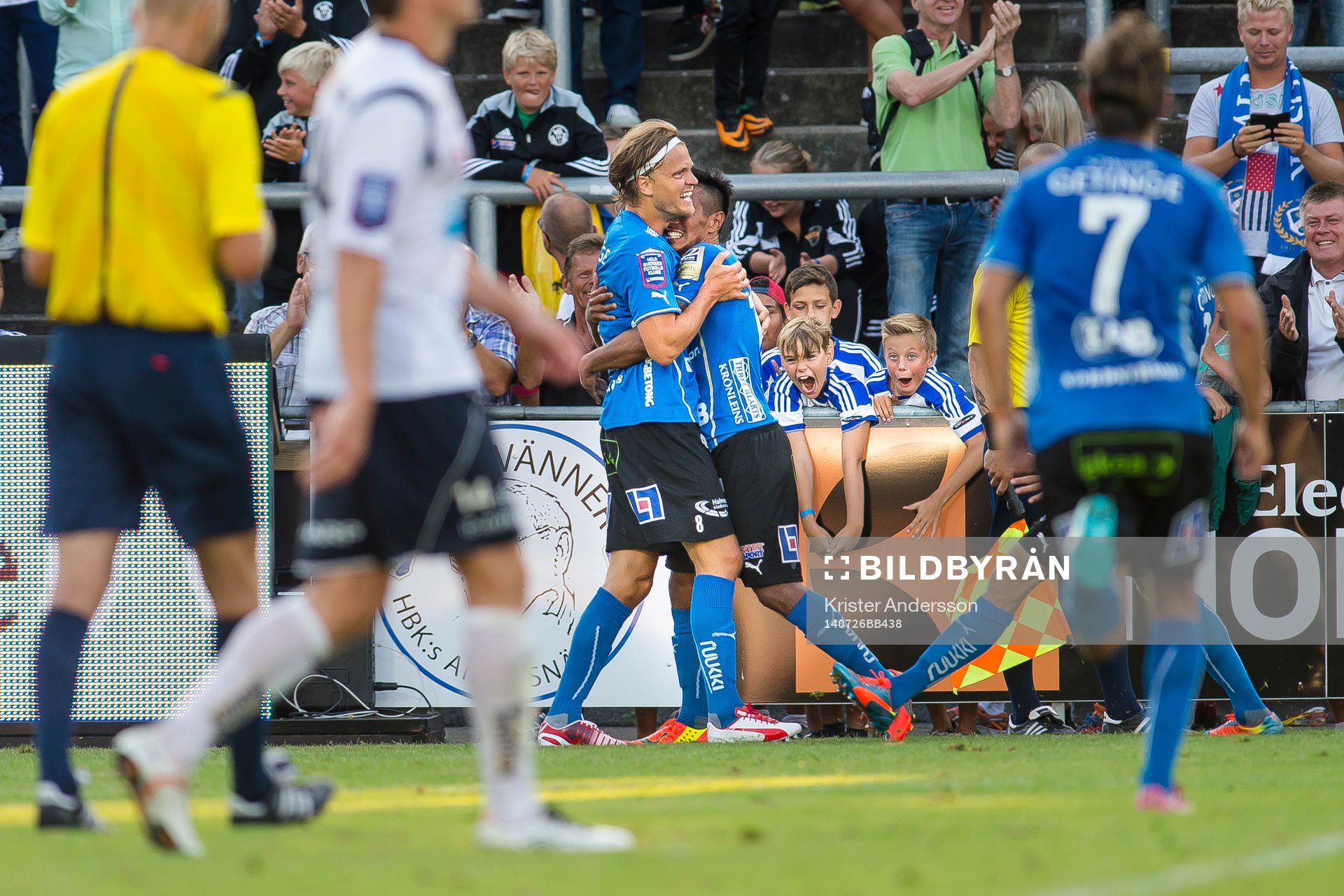 Halmstads Kristoffer Fagercrantz har gjort 3-1 och jublar