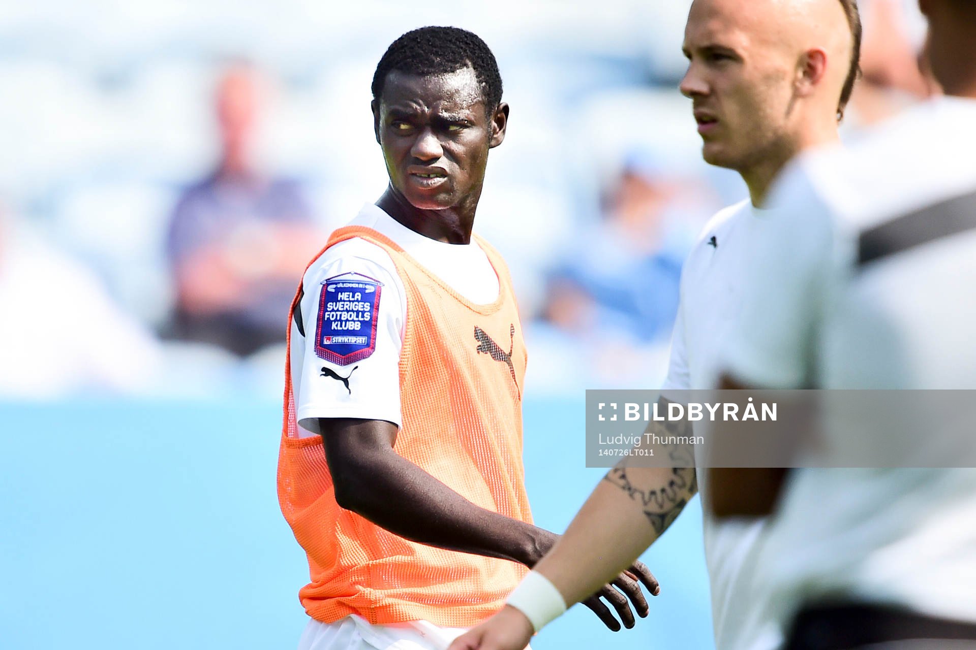 Malmö FFs Enock Kofi Adu värmer upp