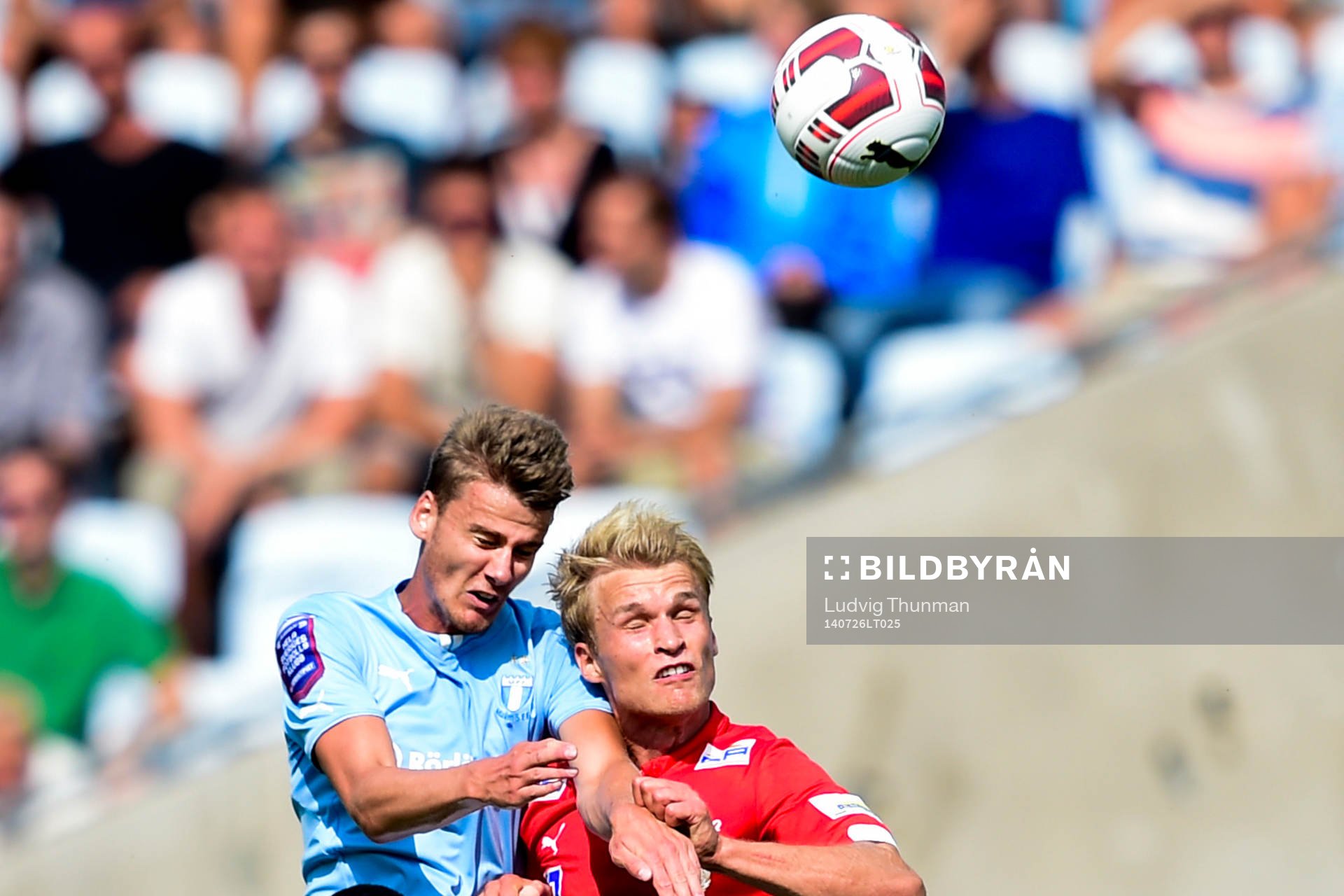 Malmö FFs Johan Hammar  i nickduell med Kalmars Sebastian