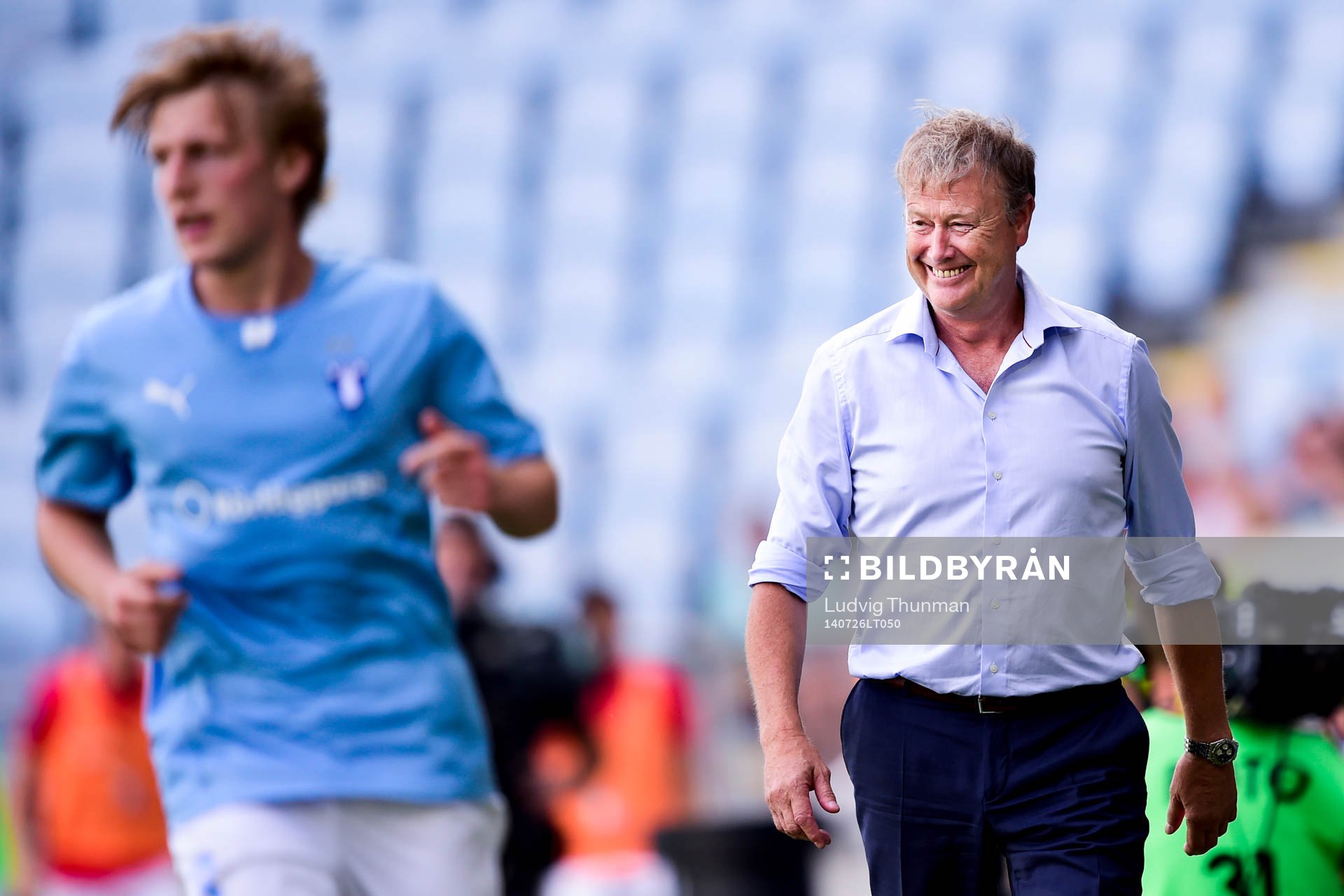 Malmö FFs tränare Åge Hareide ser nöjd ut och Emil