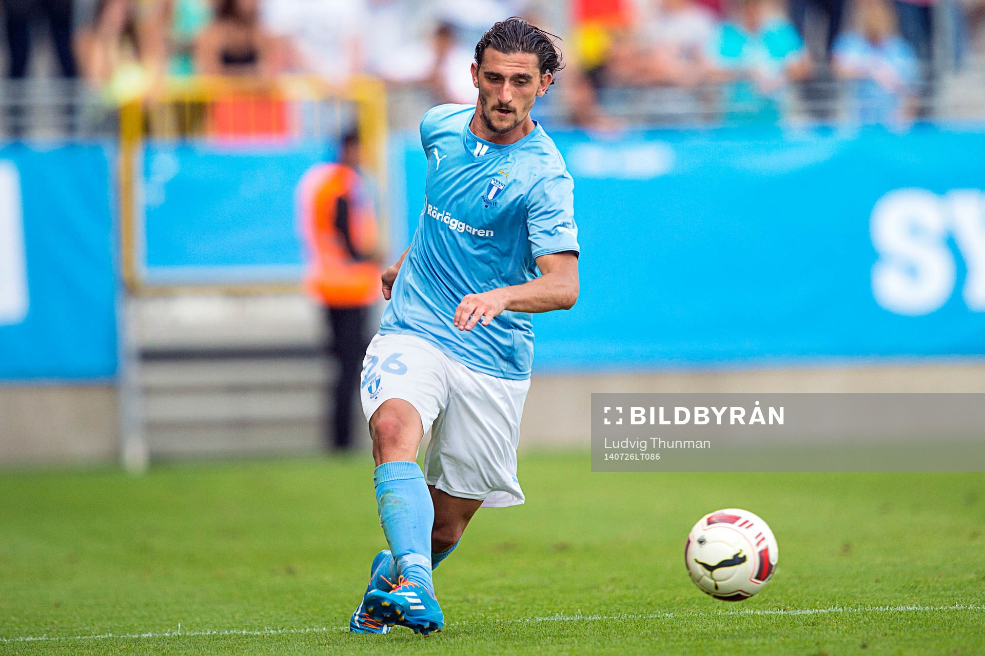Malmö FFs Agon Mehmeti under matchen i Allsvenskan mellan Malmö FF och Kalmar den 26 juli 2014 i Malmö. 