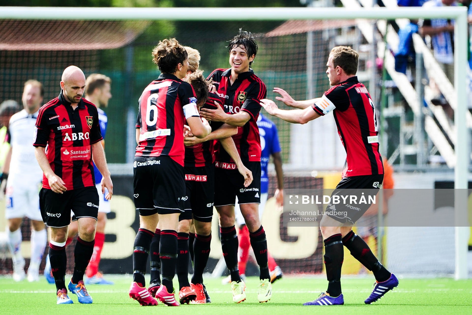 Brommapojkarna firar 1-0 genom Dardan Rexhepi