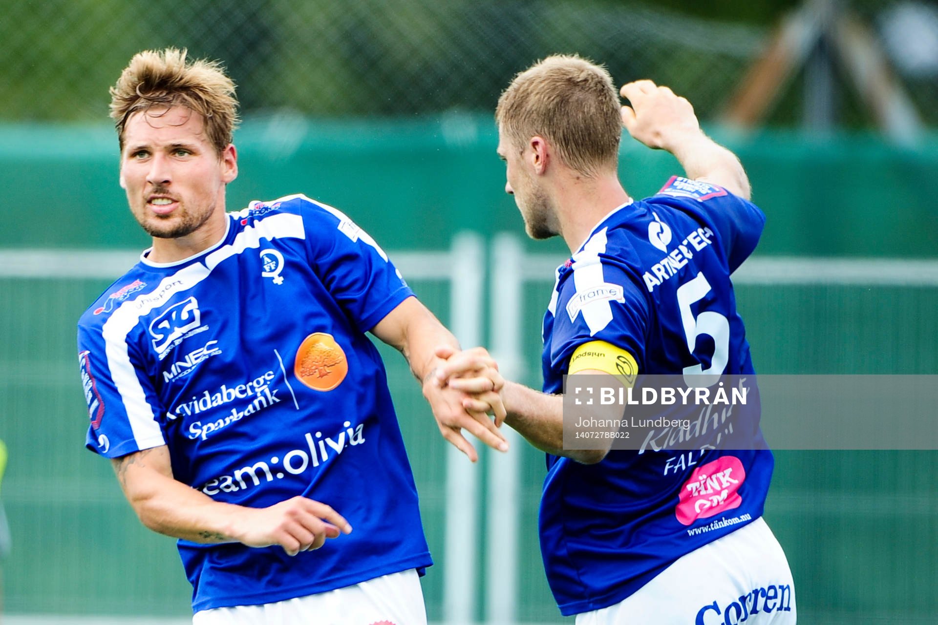 Åtvidabergs Daniel Hallingström (th) gör 2-1 och jublar