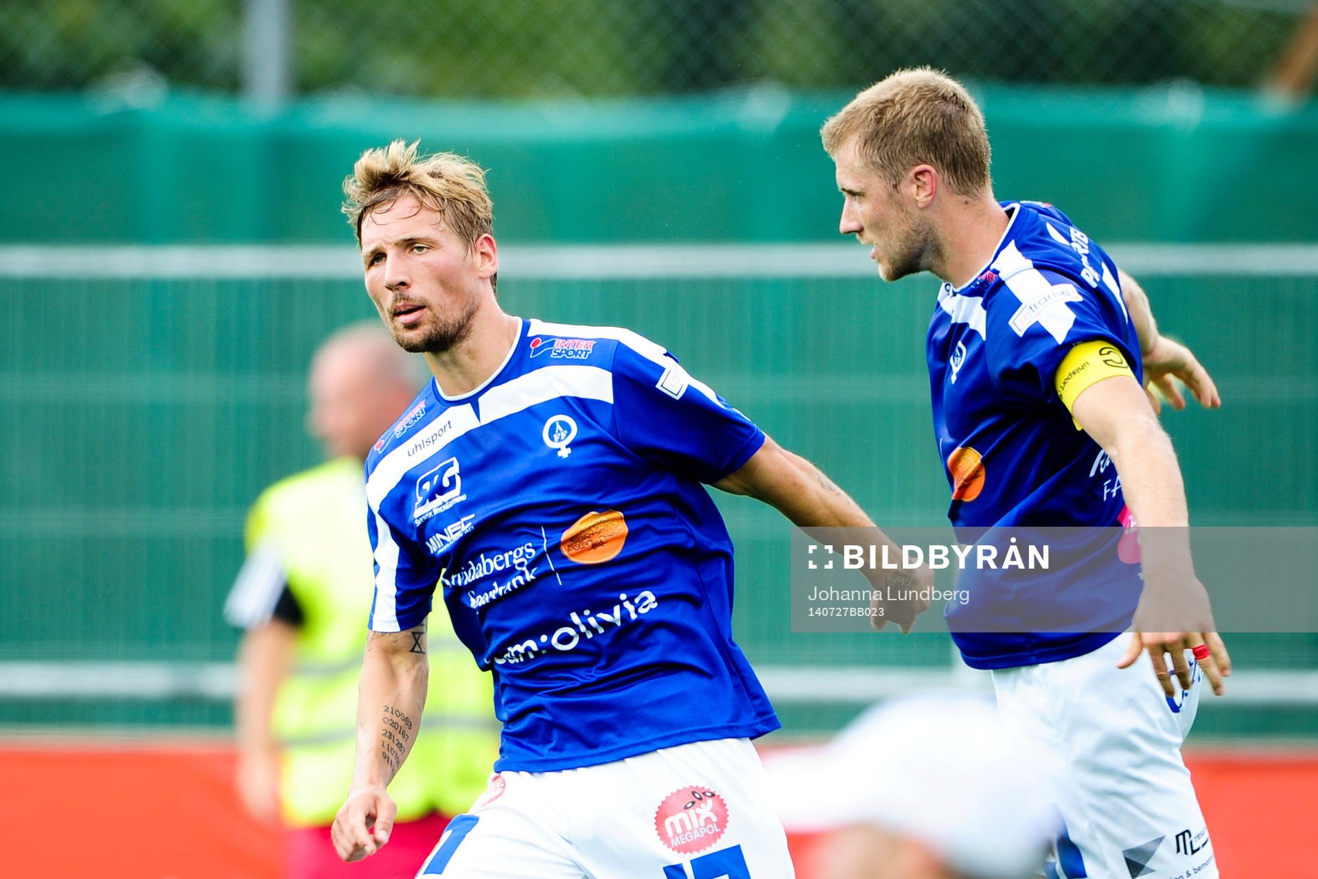 Åtvidabergs Daniel Hallingström (th) gör 2-1 och jublar