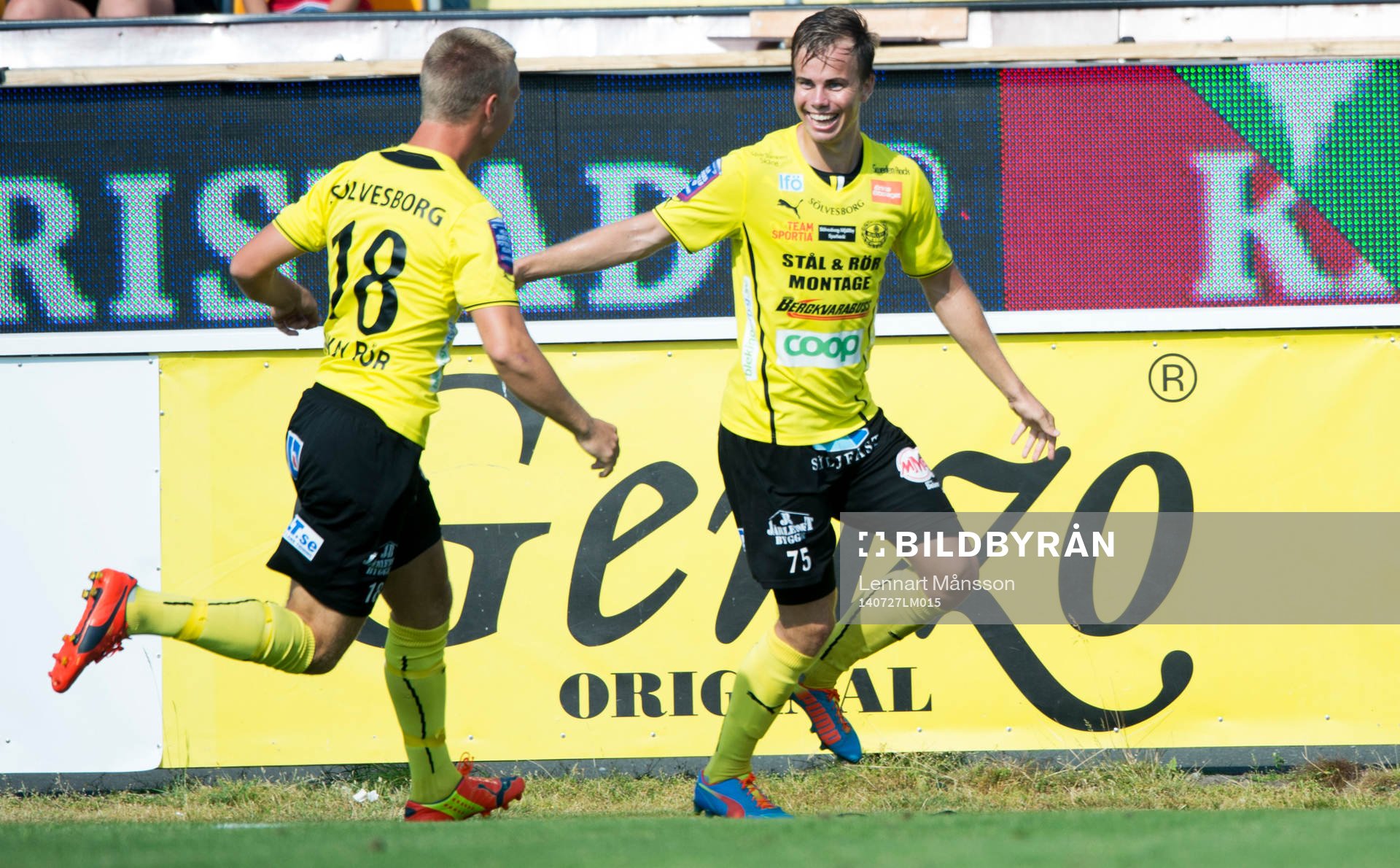 Mjällbys Andreas Blomqvist jublar