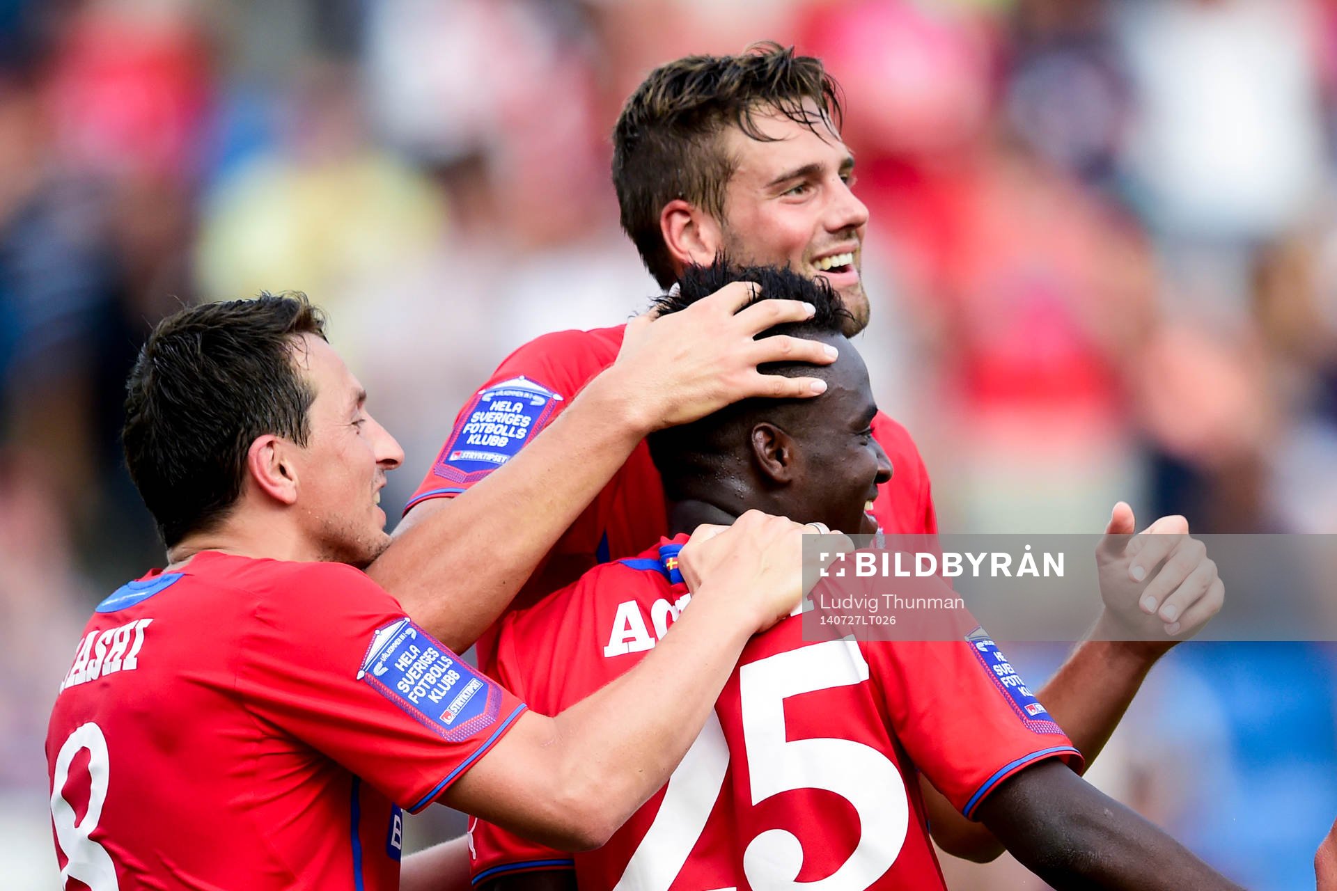 Helsingborgs Mikael Dahlberg jublar med Ardian Gashi (tv)