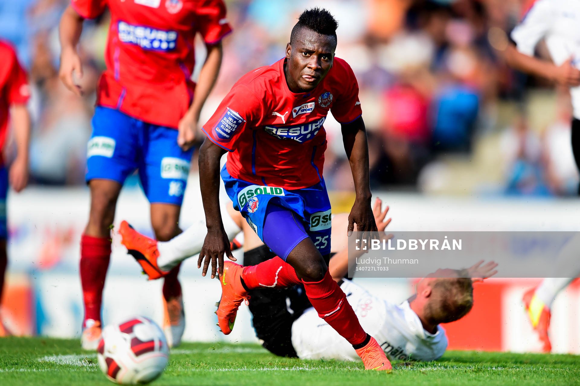 Helsingborgs David Accam sätter fart under matchen i Allsvenskan mellan Helsingborg och Örebro den 27 juli 2014 i Helsingborg. 