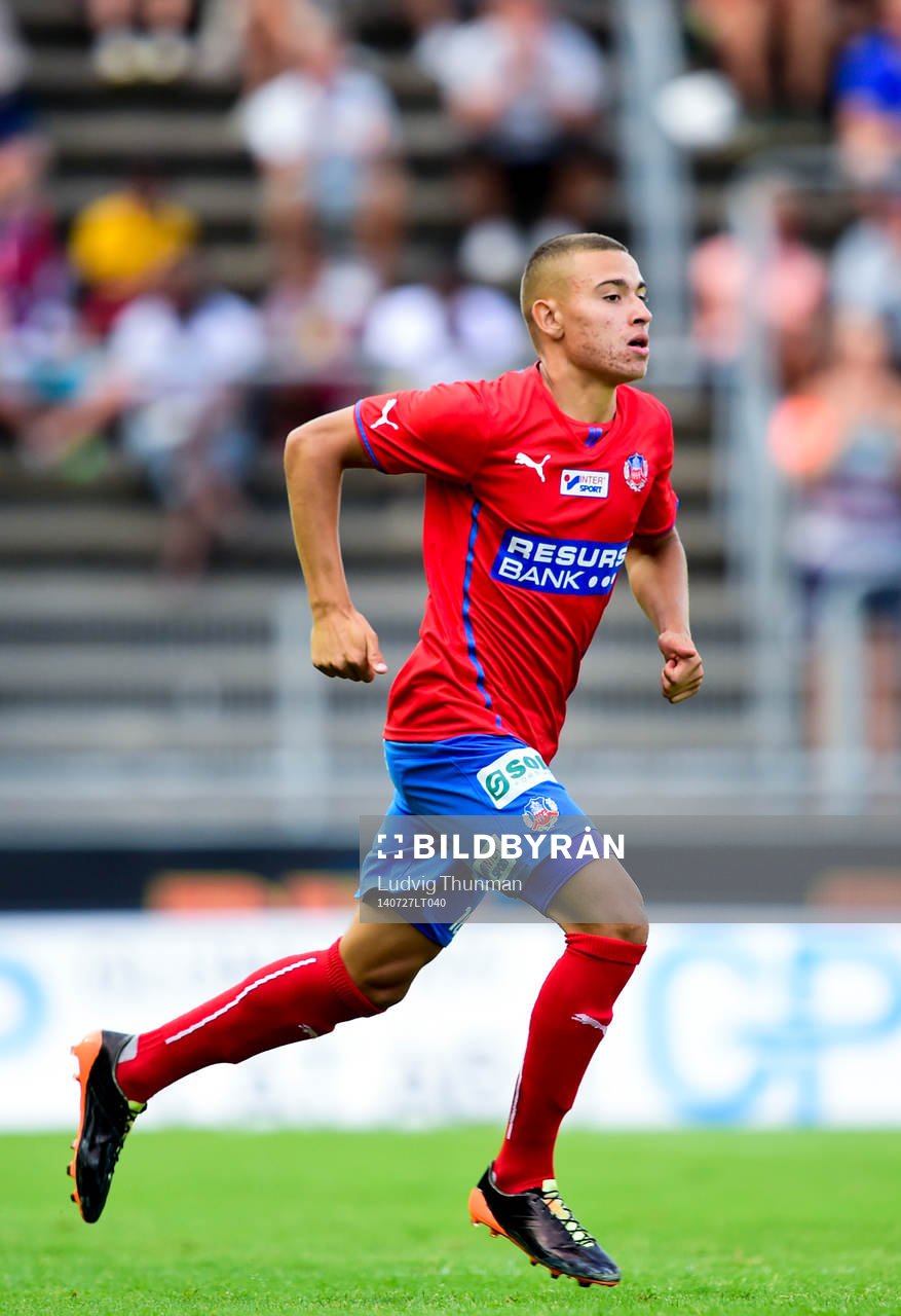 Helsingborgs Jordan Larsson byts in och gör sin första match i Allsvenskan under matchen i Allsvenskan mellan Helsingborg och Örebro den 27 juli 2014 i Helsingborg.