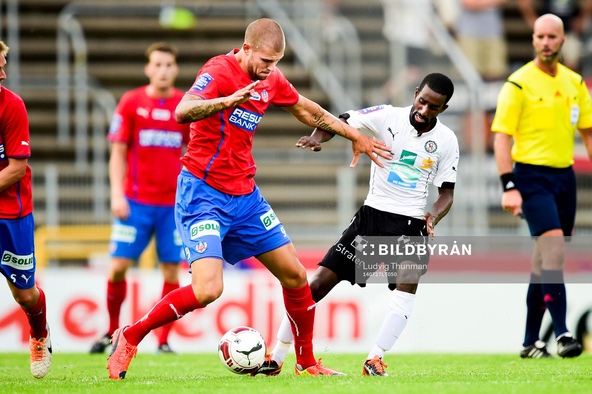Helsingborgs Robin Simovic  och Örebros Mohammed Saeid