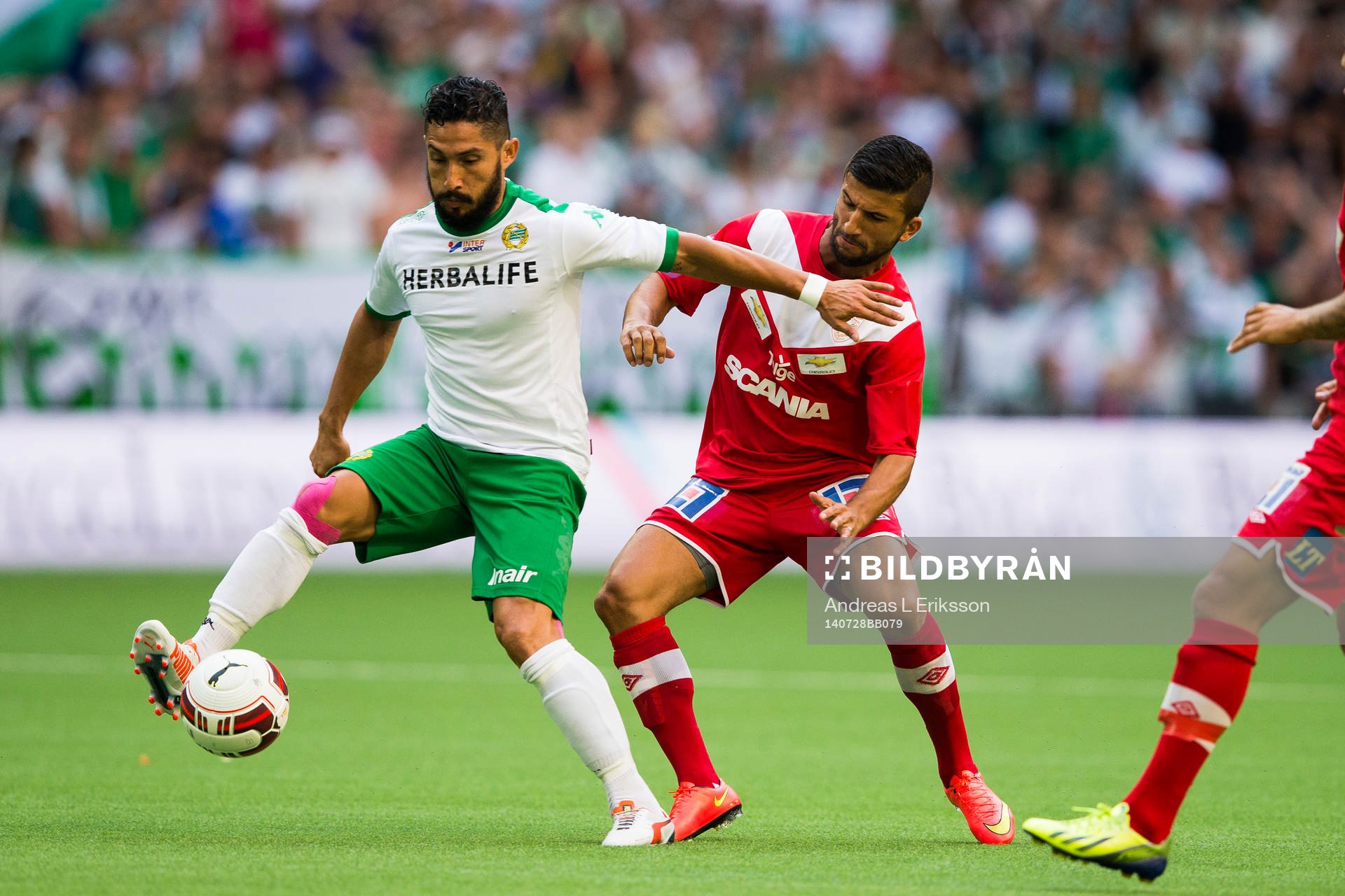 Hammarbys Pablo Pinones-Arce och Assyriskas Hezha Agai