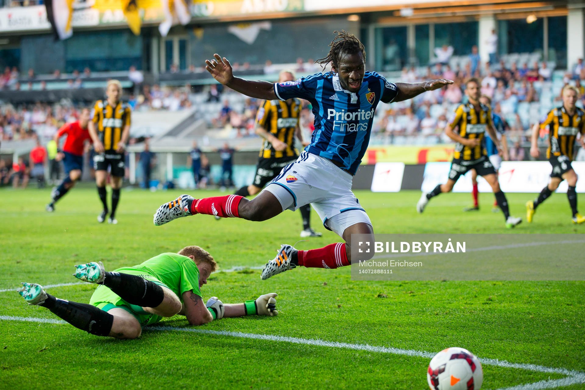 Djurgårdens Amadou Jawo faller och får straff på övertid