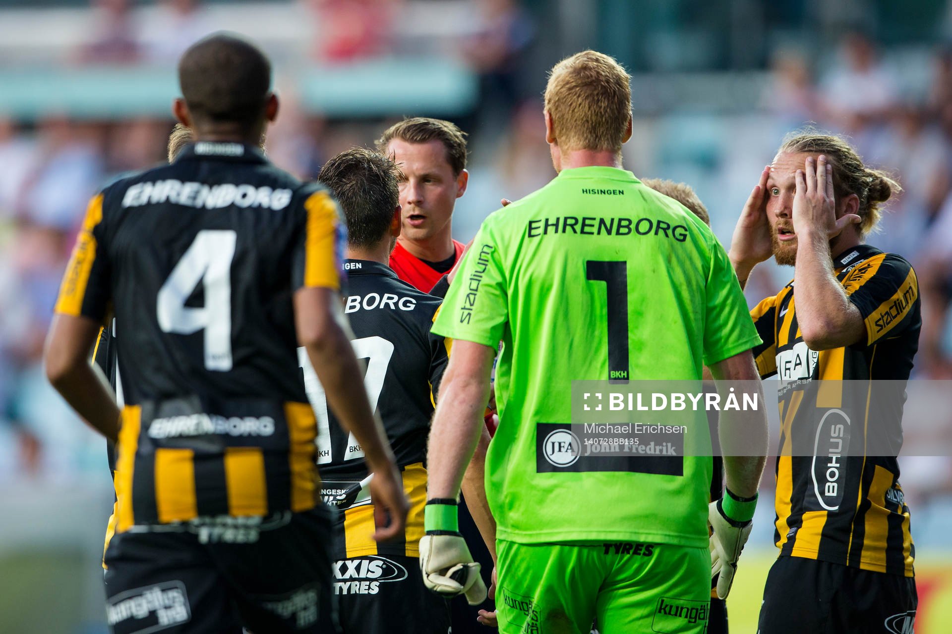 Häckens spelare är upprörda på domare Andreas Ekberg