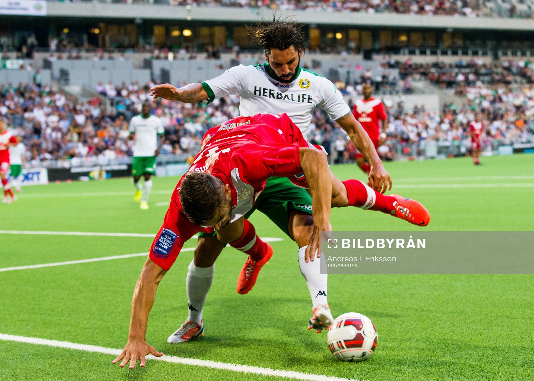Hammarbys Stefan Batan trycker till Assyriskas Sotiris