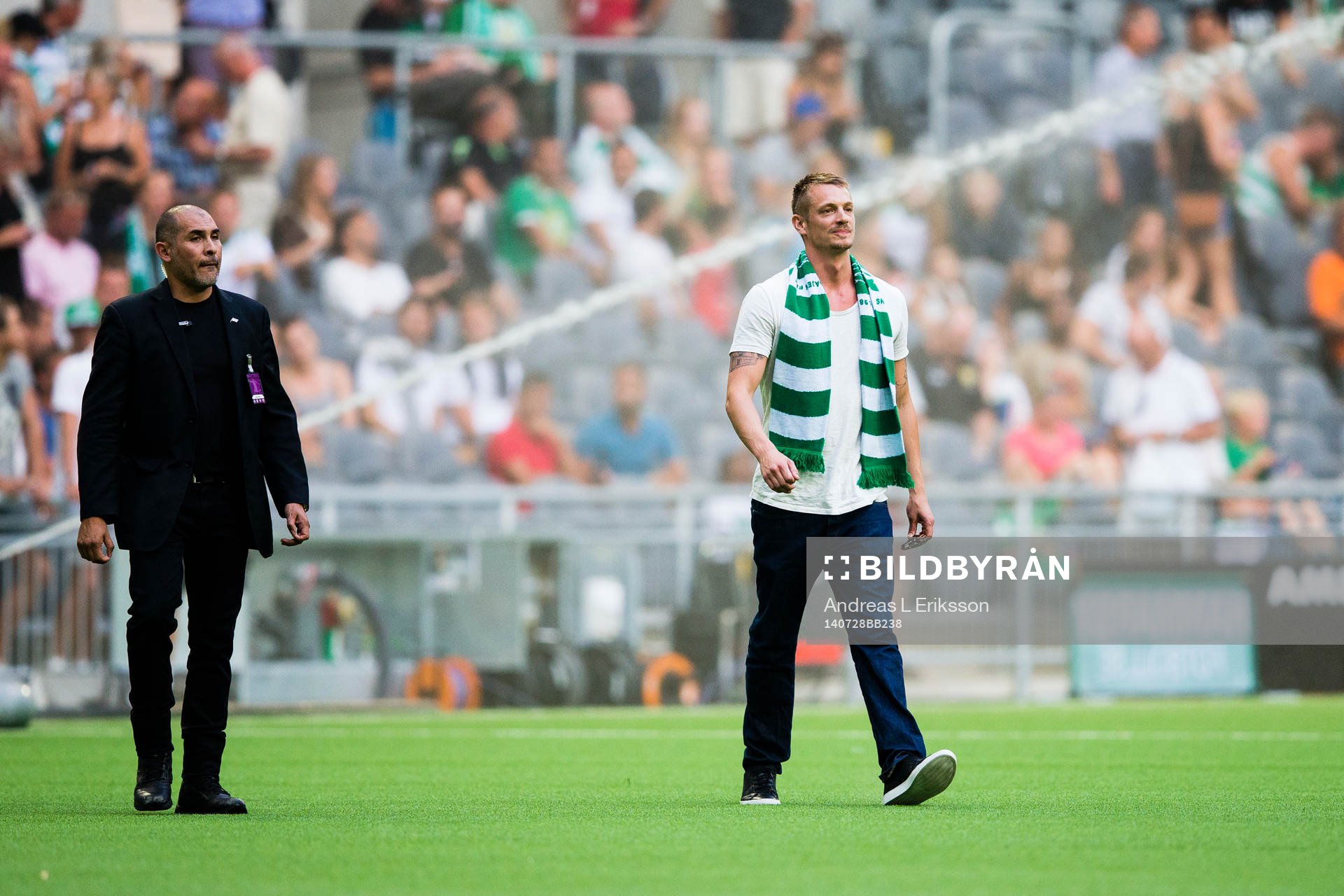 Skådespelaren och Hammarbyaren Joel Kinnaman går fram