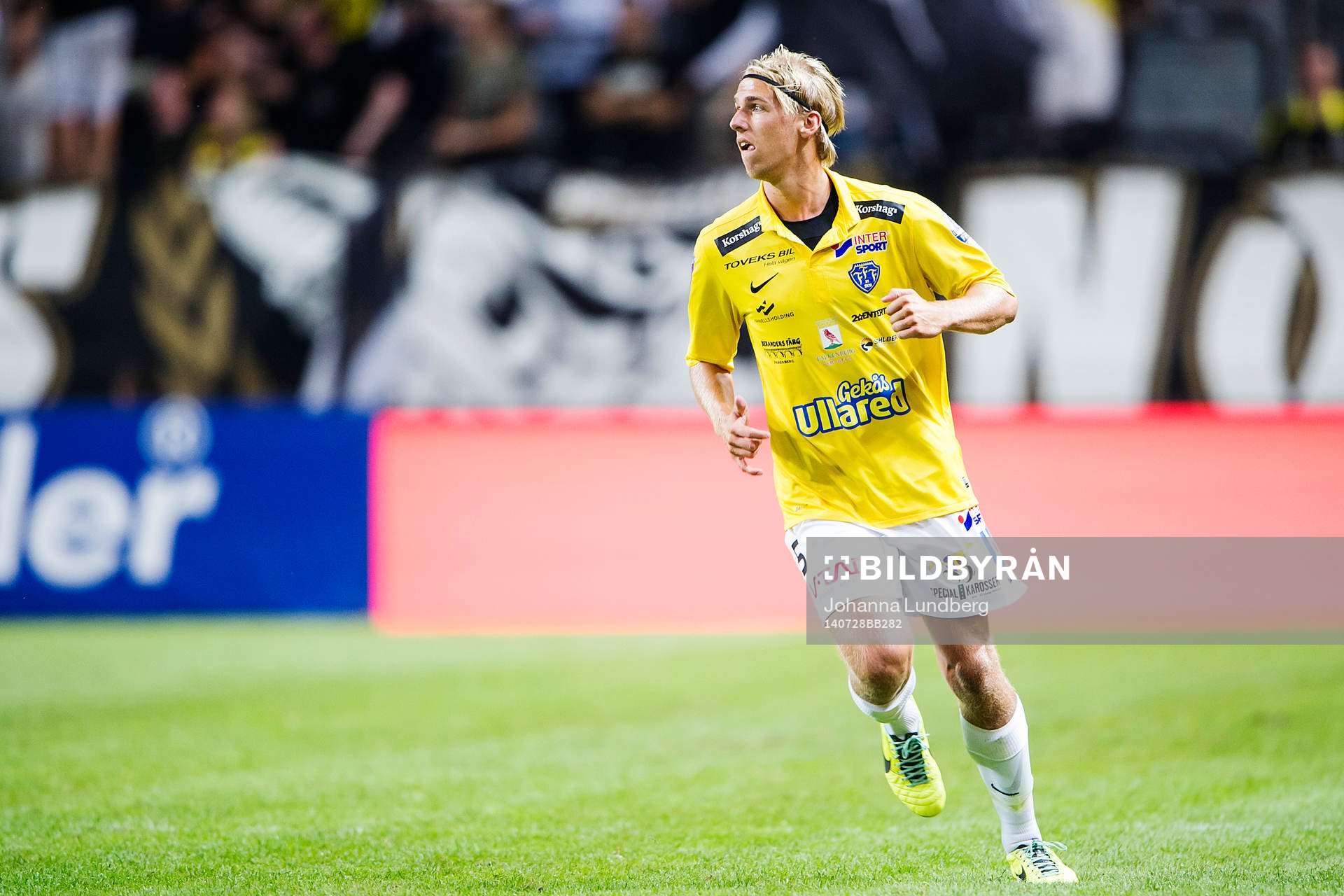 Falkenbergs Carl-Oscar Andersson under fotbollsmatchen i Allsvenskan mellan AIK och Falkenberg den 27 juli 2014 i Stockholm. 