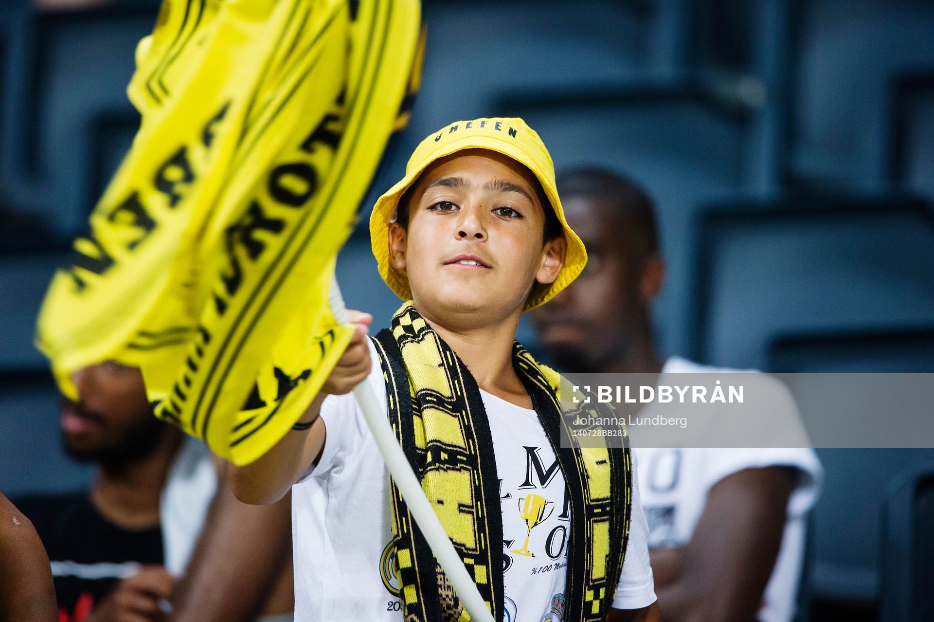 En ung AIK supporter