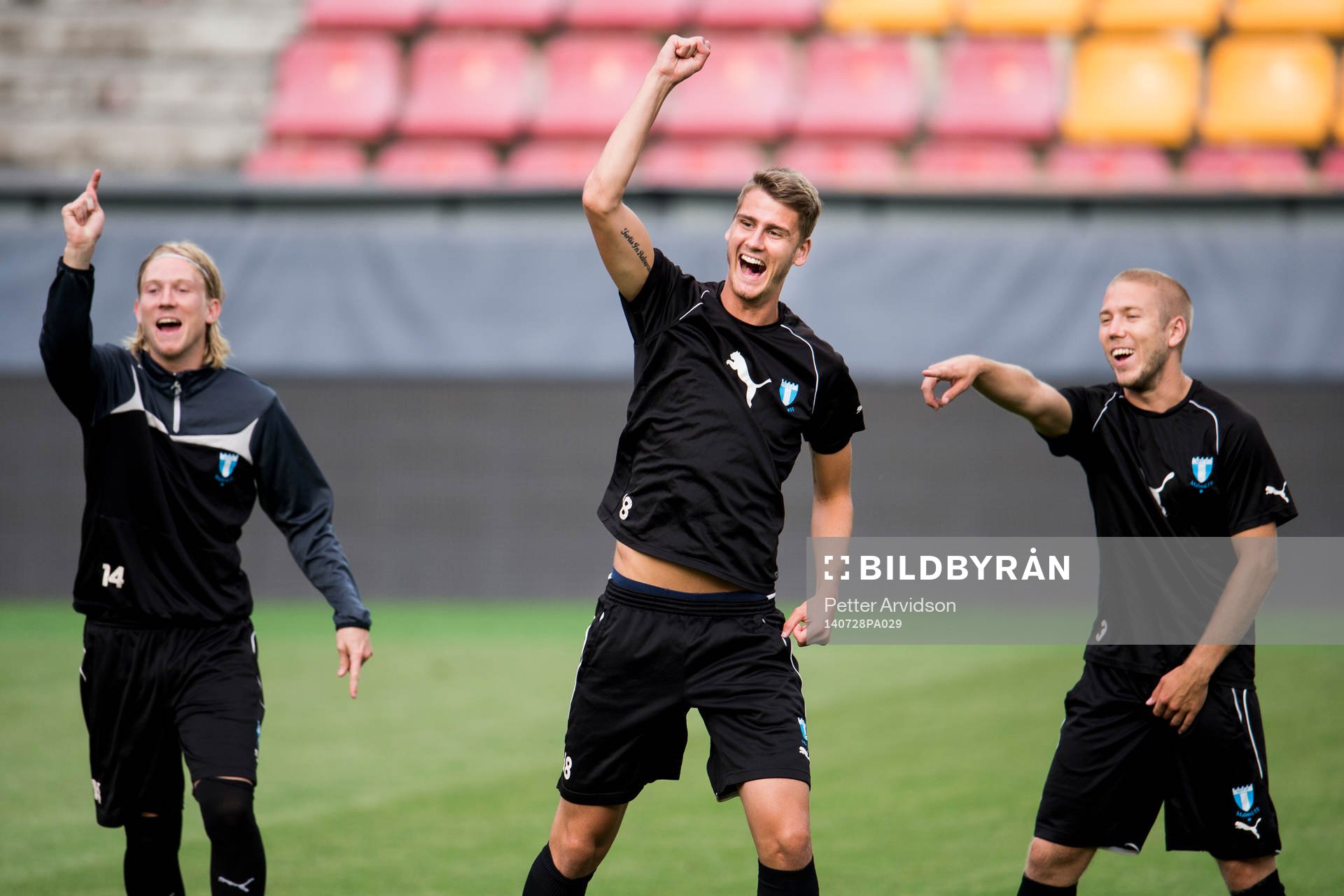Malmö FFs Simon Kroon (tv) Johan Hammar (m) och Anton