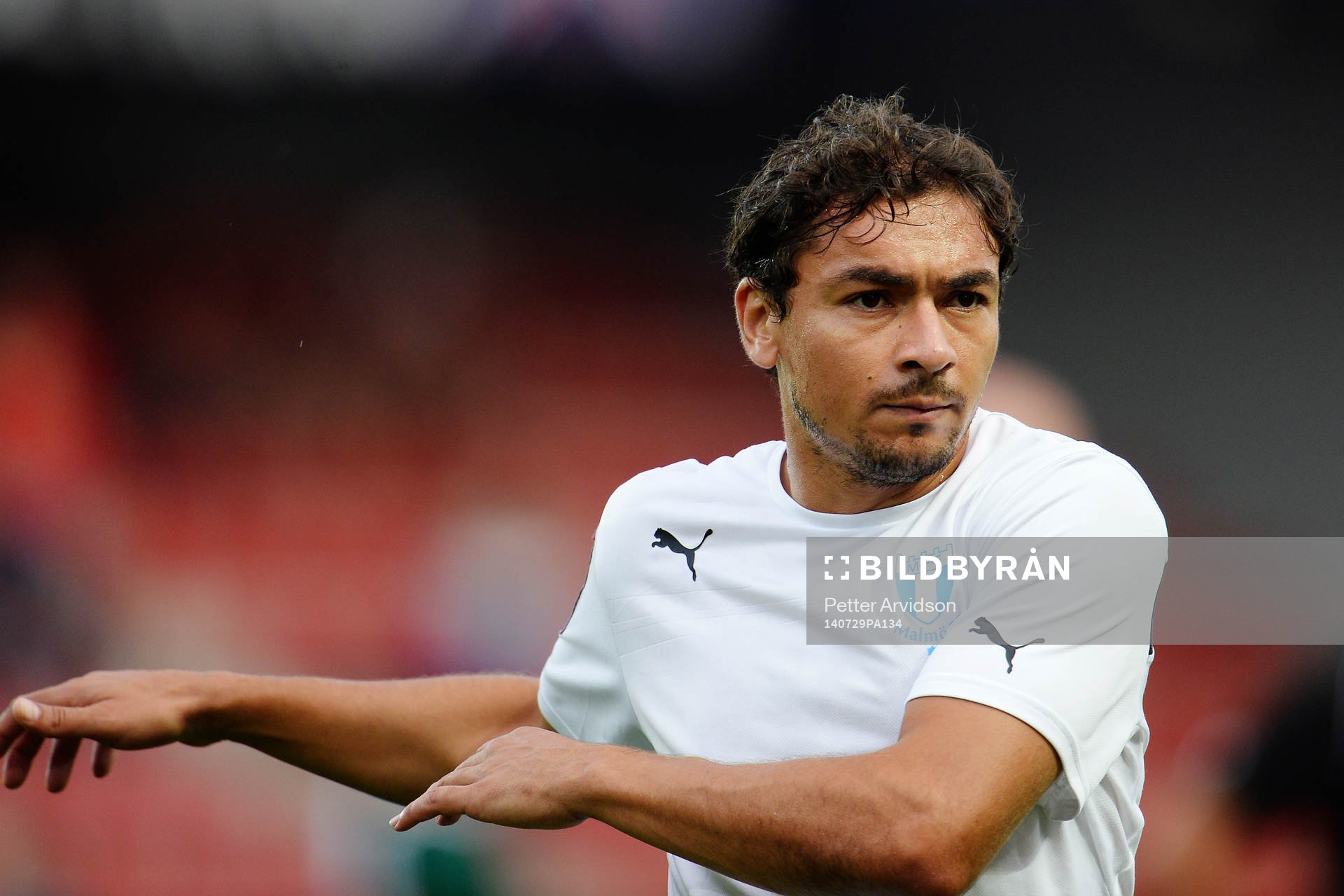 Malmö FFs Ricardo Ferreira Da Silva värmer upp