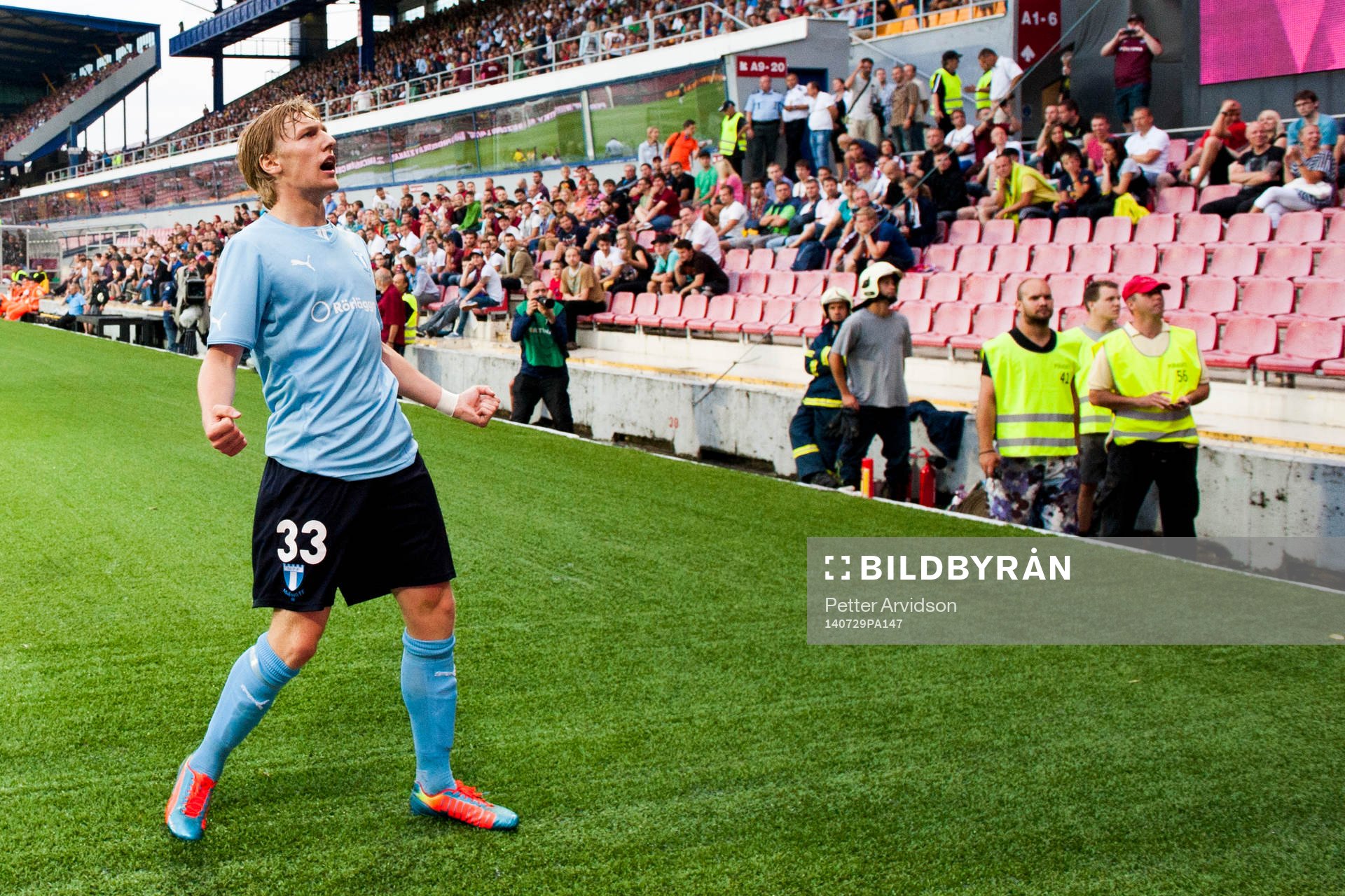 Malmö FFs Emil Forsberg jublar