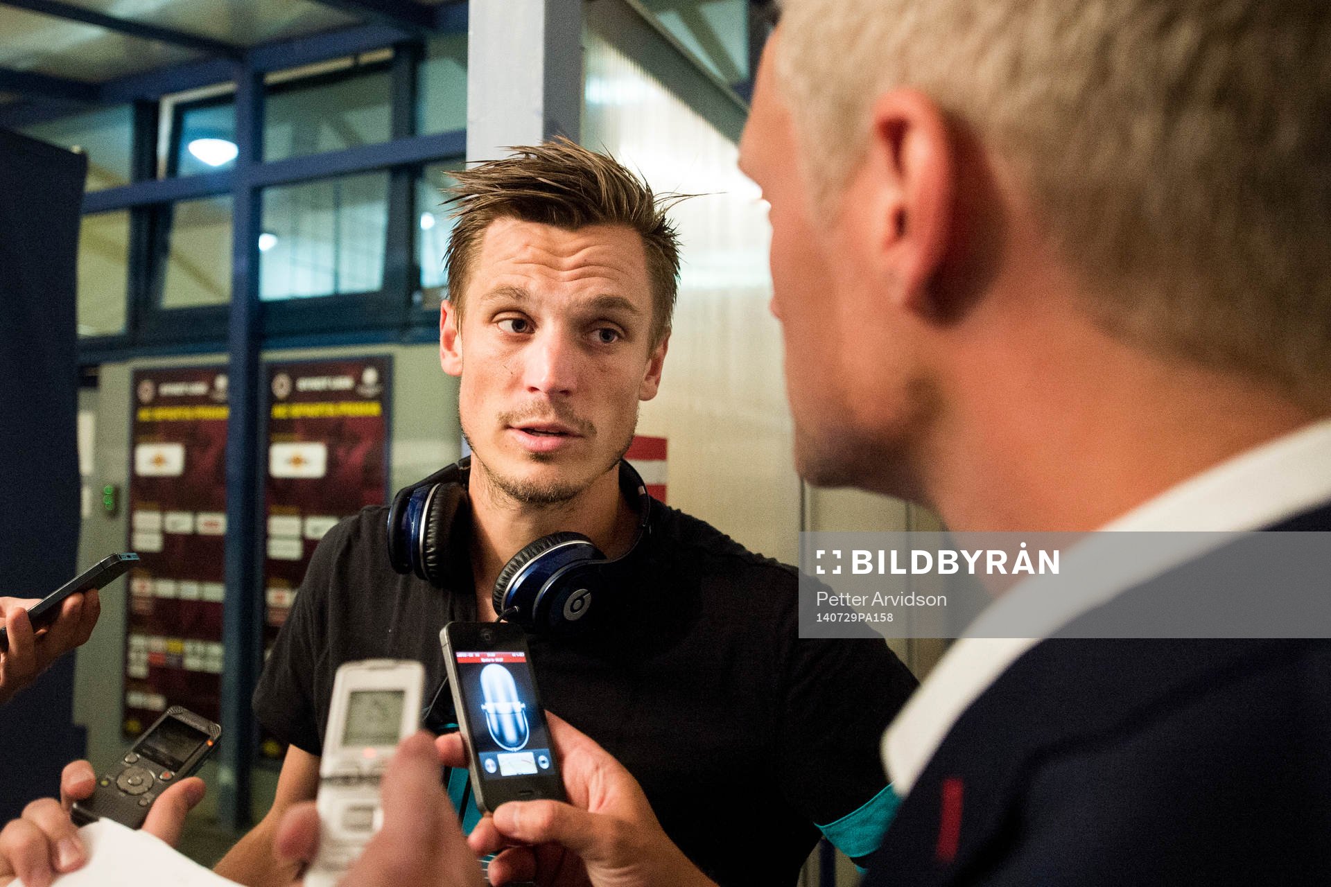 Malmö FFs Markus Rosenberg pratar med media