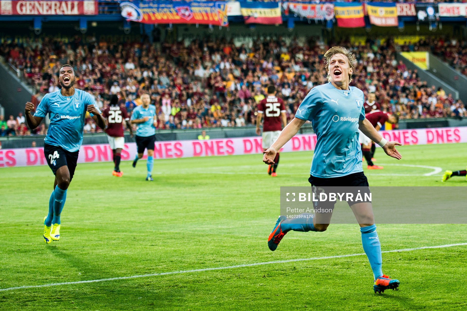 Malmö FFs Emil Forsberg jublar