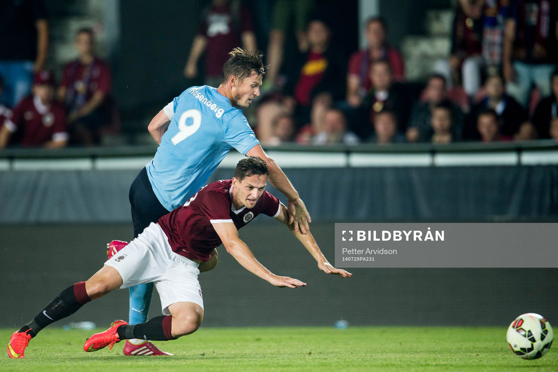 Malmö FFs Markus Rosenberg faller
