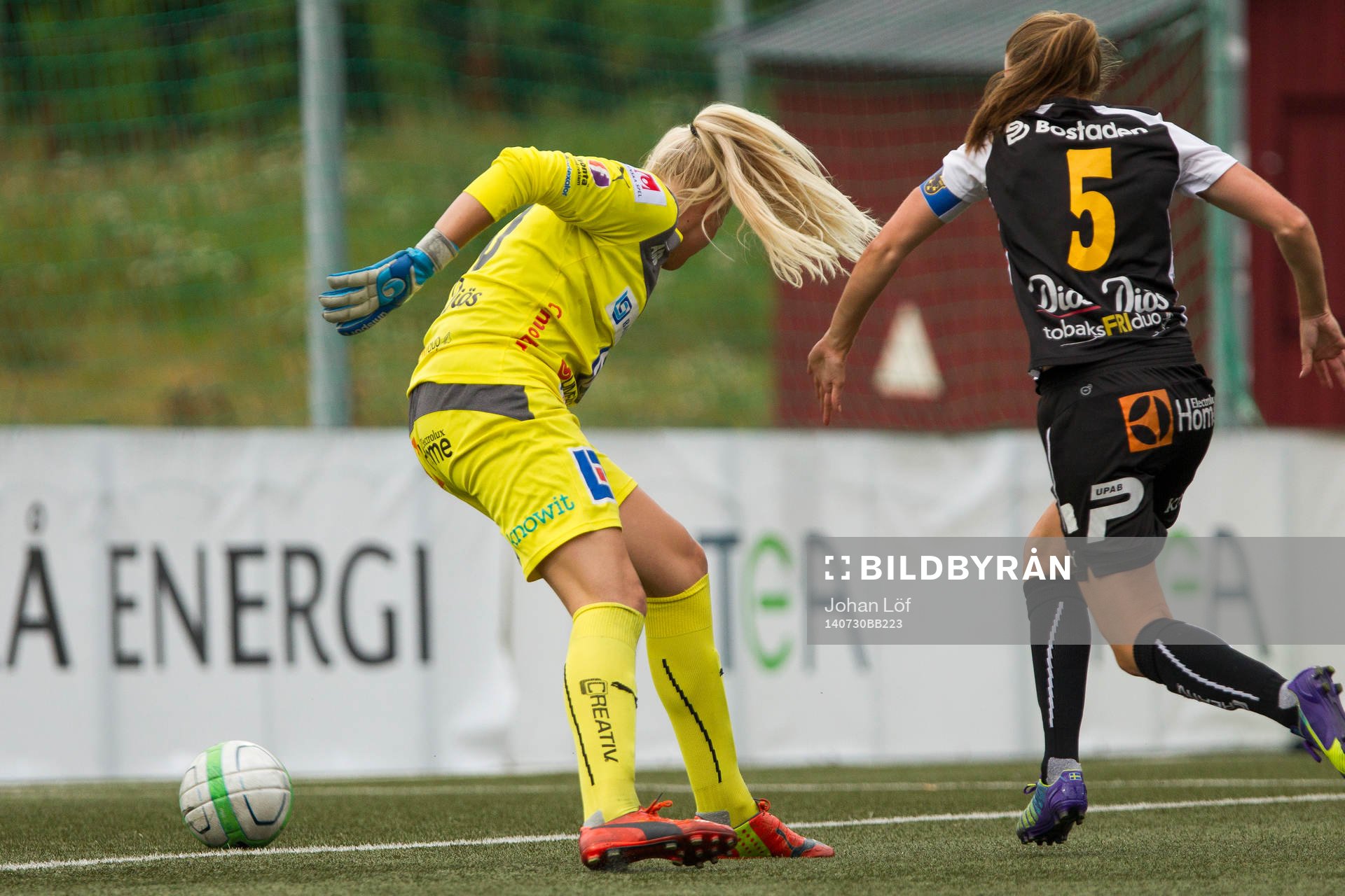 Umeås Emma Berglunds gör 0-1 på självmål