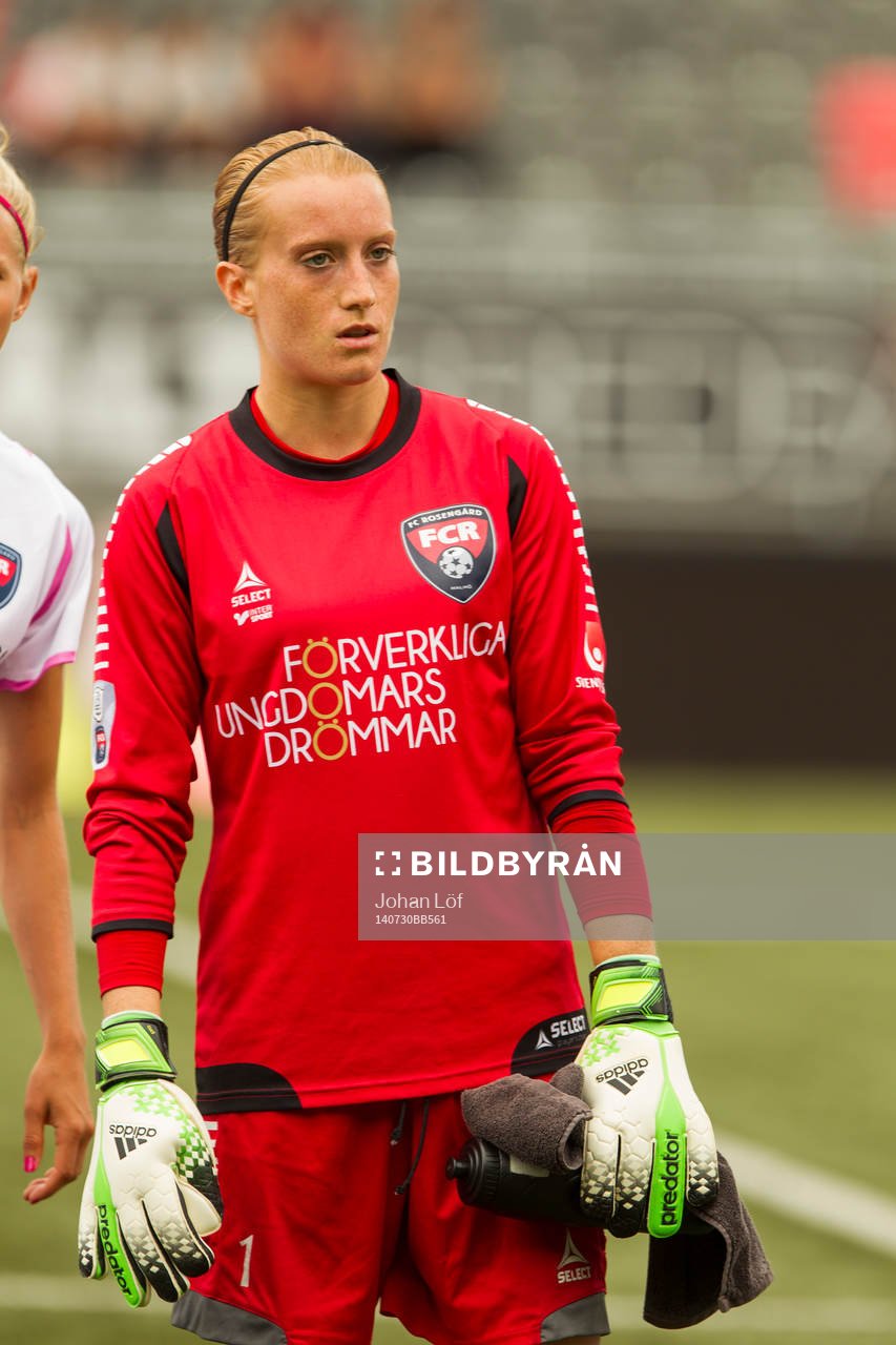 FC Rosengårds målvakt Kathrin Längert under fotbollsmatchen i Damallsvenskan mellan Umeå och Rosengård den 30 Juli 2014 i Umeå.
