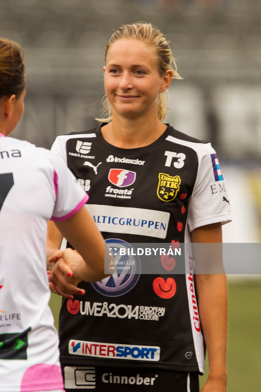 Umeås Emmelie Konradsson under fotbollsmatchen i Damallsvenskan mellan Umeå och Rosengård den 30 Juli 2014 i Umeå.