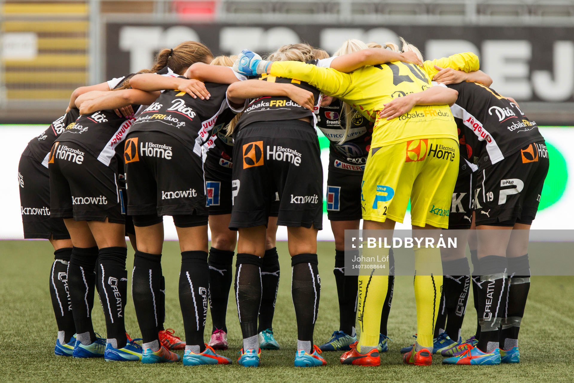 Umeås spelare laddar upp