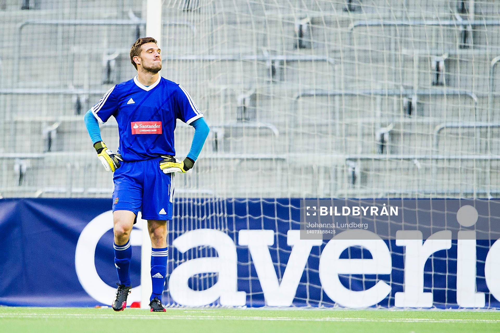 Brommapojkarnas målvakt Davor Blazevic deppar