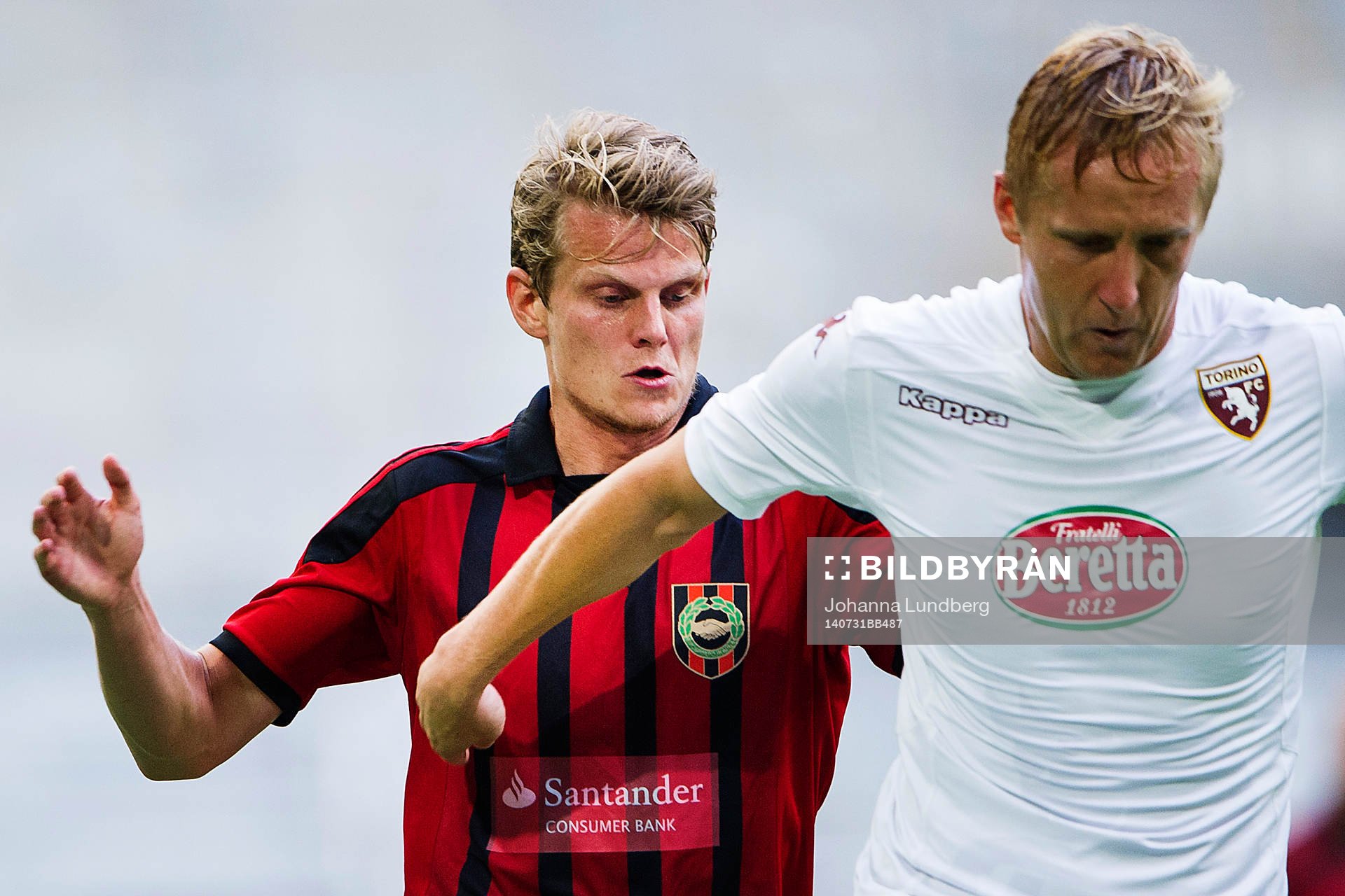 Brommapojkarnas Tim Björkström jagar Torinos Cesare Bovo