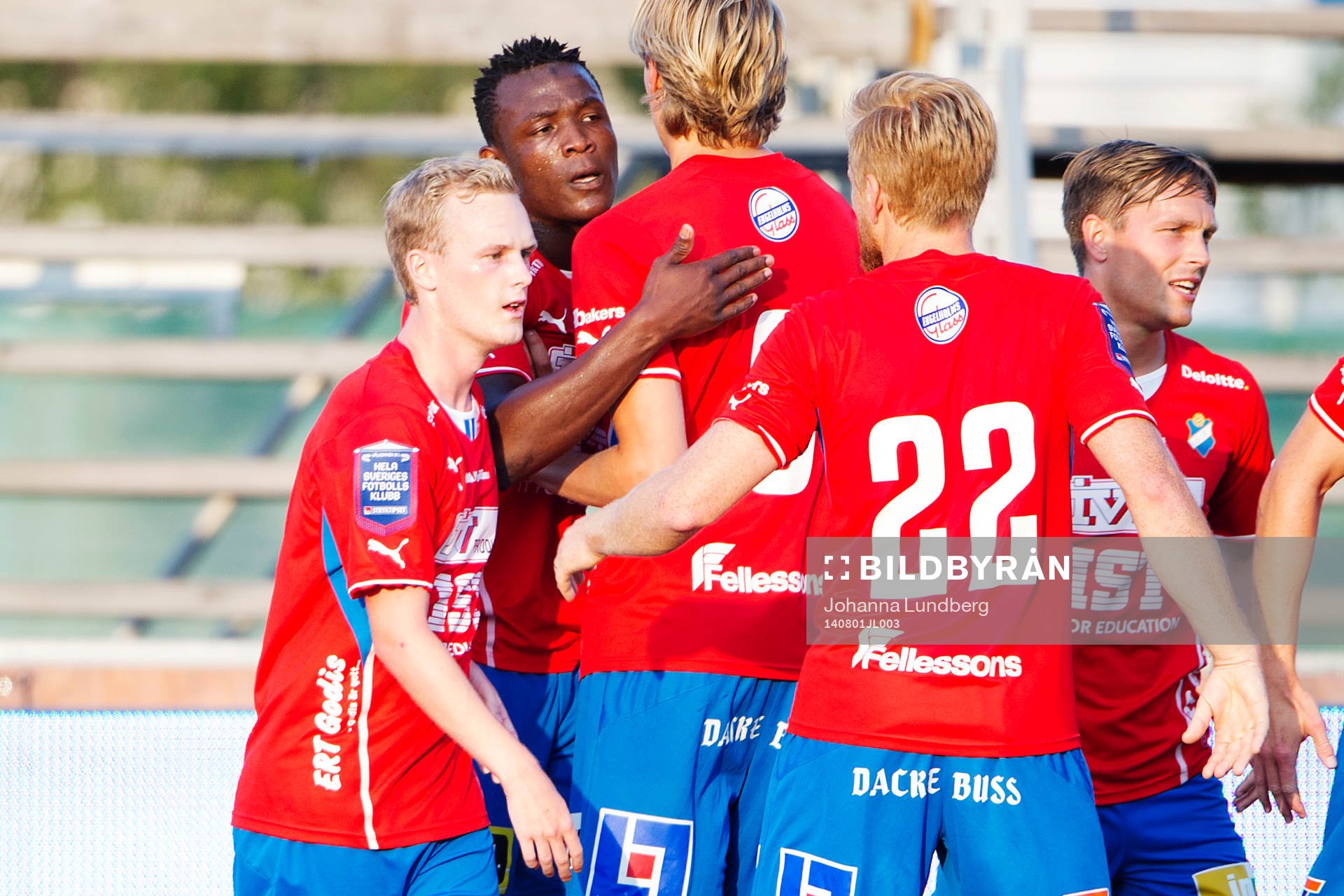 Östers spelare jublar