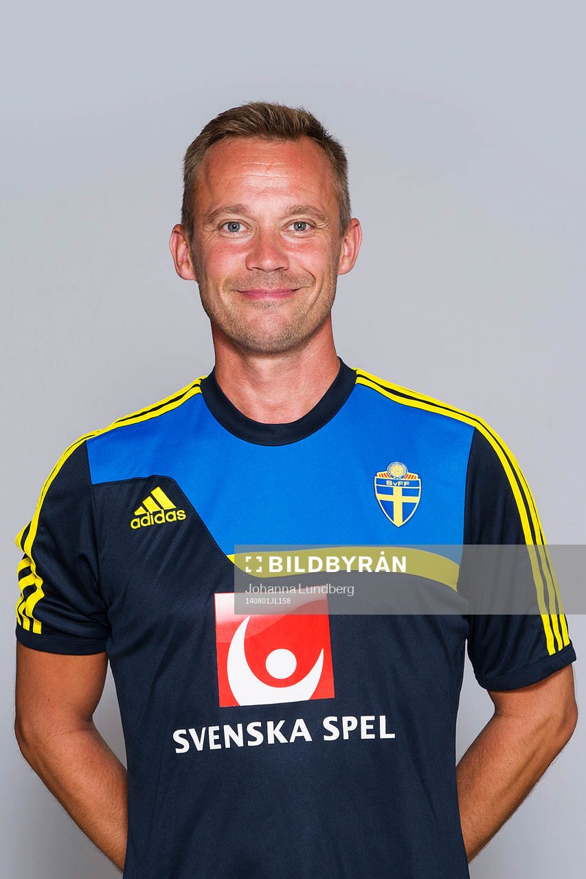 Anders Schröder, naprapat i P15/99-landslaget, poserar för ett porträtt den 1 augusti 2014 i Stockholm.